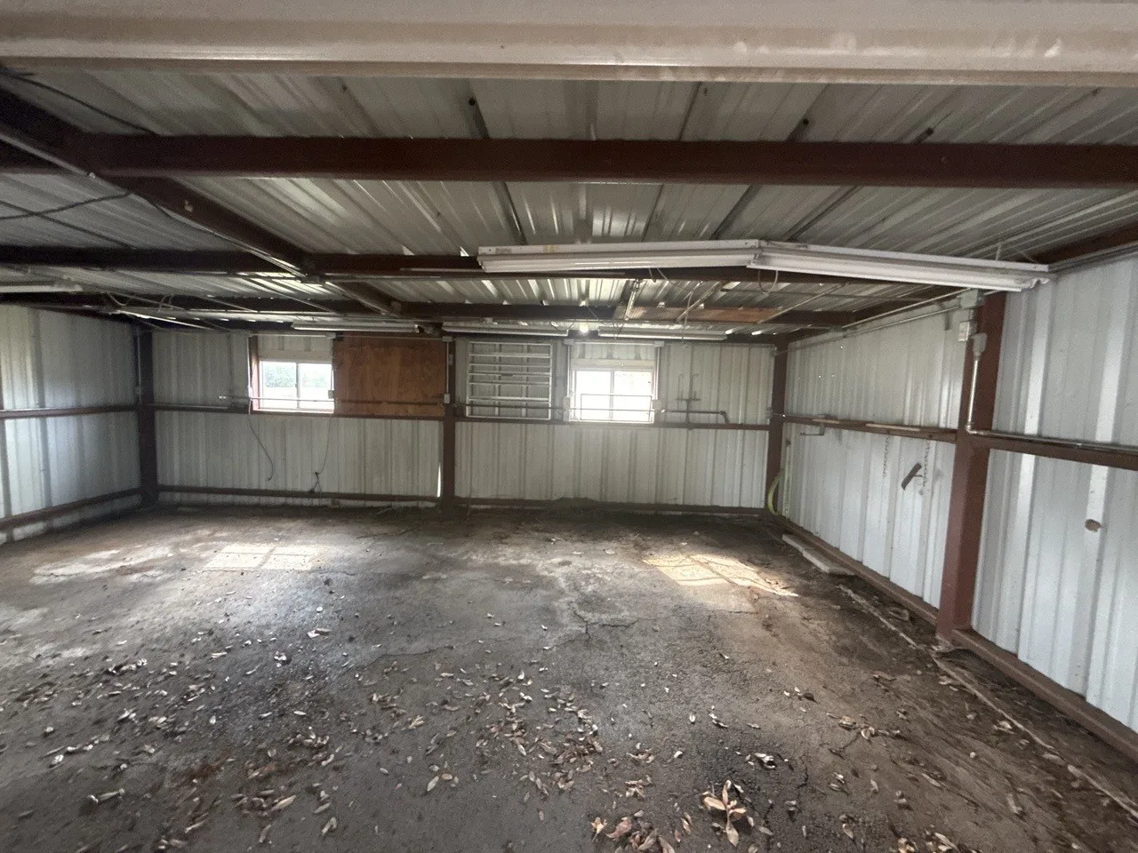 Single Family Residence For Sale in Freestone County , 150 Lazy Way, Fairfield, Texas 75840, 3 Bedroom, 2 Bathroom, Garage spaces, 1,936 Sqft, built in 1972, mls#21123020, Real Estate Agent in Fairfield, Homes For Sale in Freestone county, Homes For Sale in Fairfield, Realtor in Fairfield Texas, Real Estate Brokerage Independent Realty Texas, Luminita Cordes Realtor