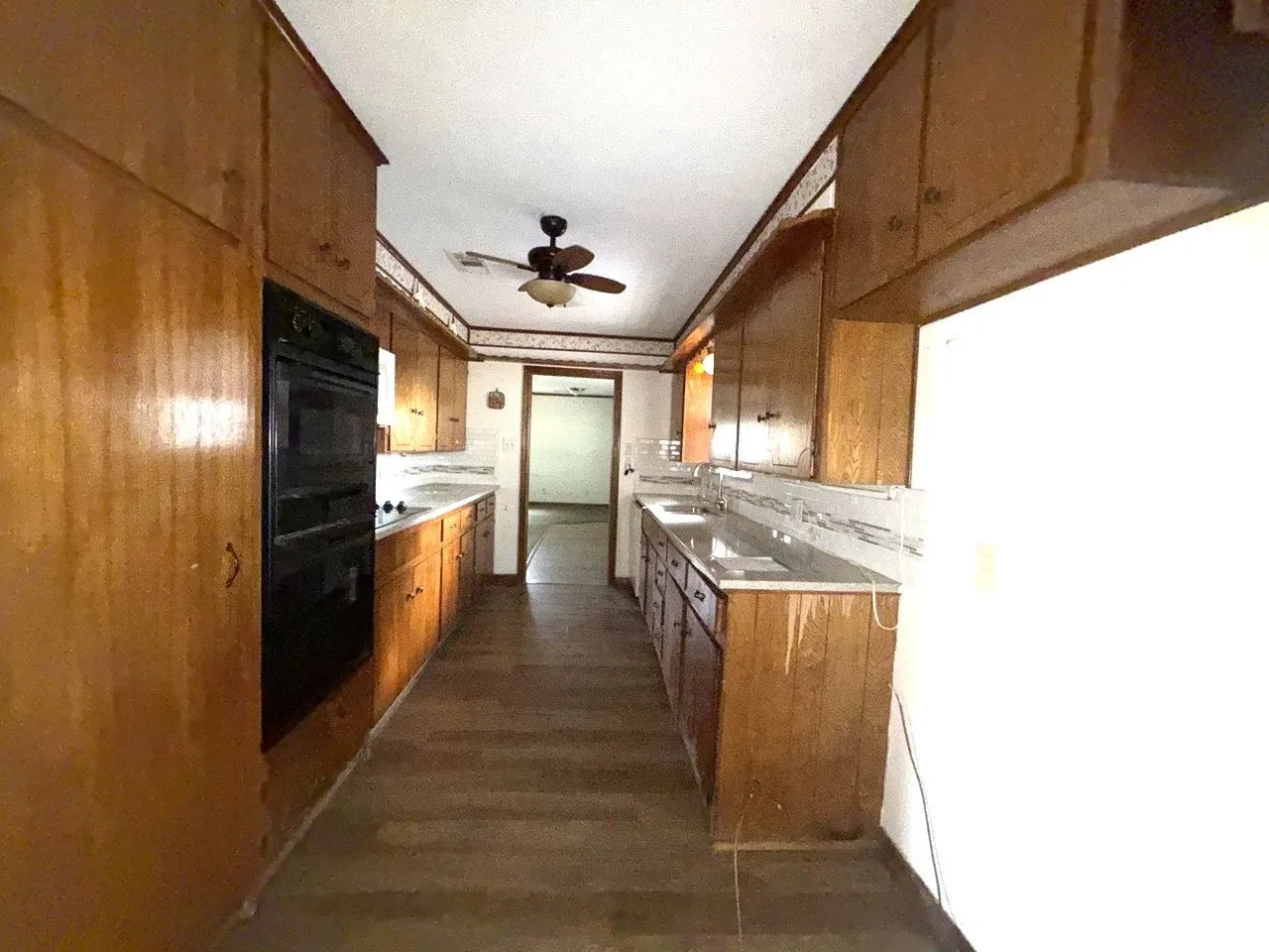 Single Family Residence For Sale in Freestone County , 150 Lazy Way, Fairfield, Texas 75840, 3 Bedroom, 2 Bathroom, Garage spaces, 1,936 Sqft, built in 1972, mls#21123020, Real Estate Agent in Fairfield, Homes For Sale in Freestone county, Homes For Sale in Fairfield, Realtor in Fairfield Texas, Real Estate Brokerage Independent Realty Texas, Luminita Cordes Realtor