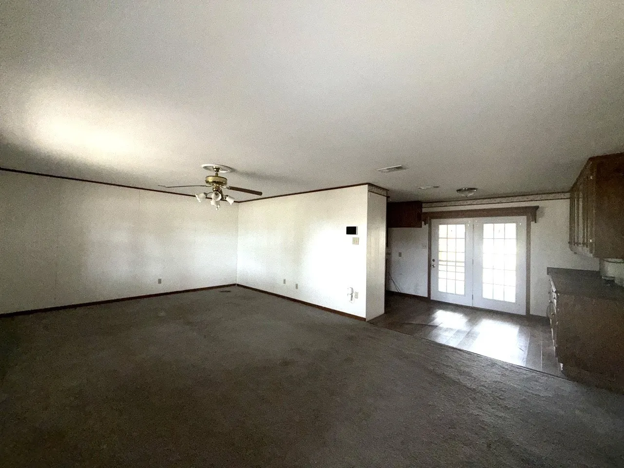 Single Family Residence For Sale in Freestone County , 150 Lazy Way, Fairfield, Texas 75840, 3 Bedroom, 2 Bathroom, Garage spaces, 1,936 Sqft, built in 1972, mls#21123020, Real Estate Agent in Fairfield, Homes For Sale in Freestone county, Homes For Sale in Fairfield, Realtor in Fairfield Texas, Real Estate Brokerage Independent Realty Texas, Luminita Cordes Realtor