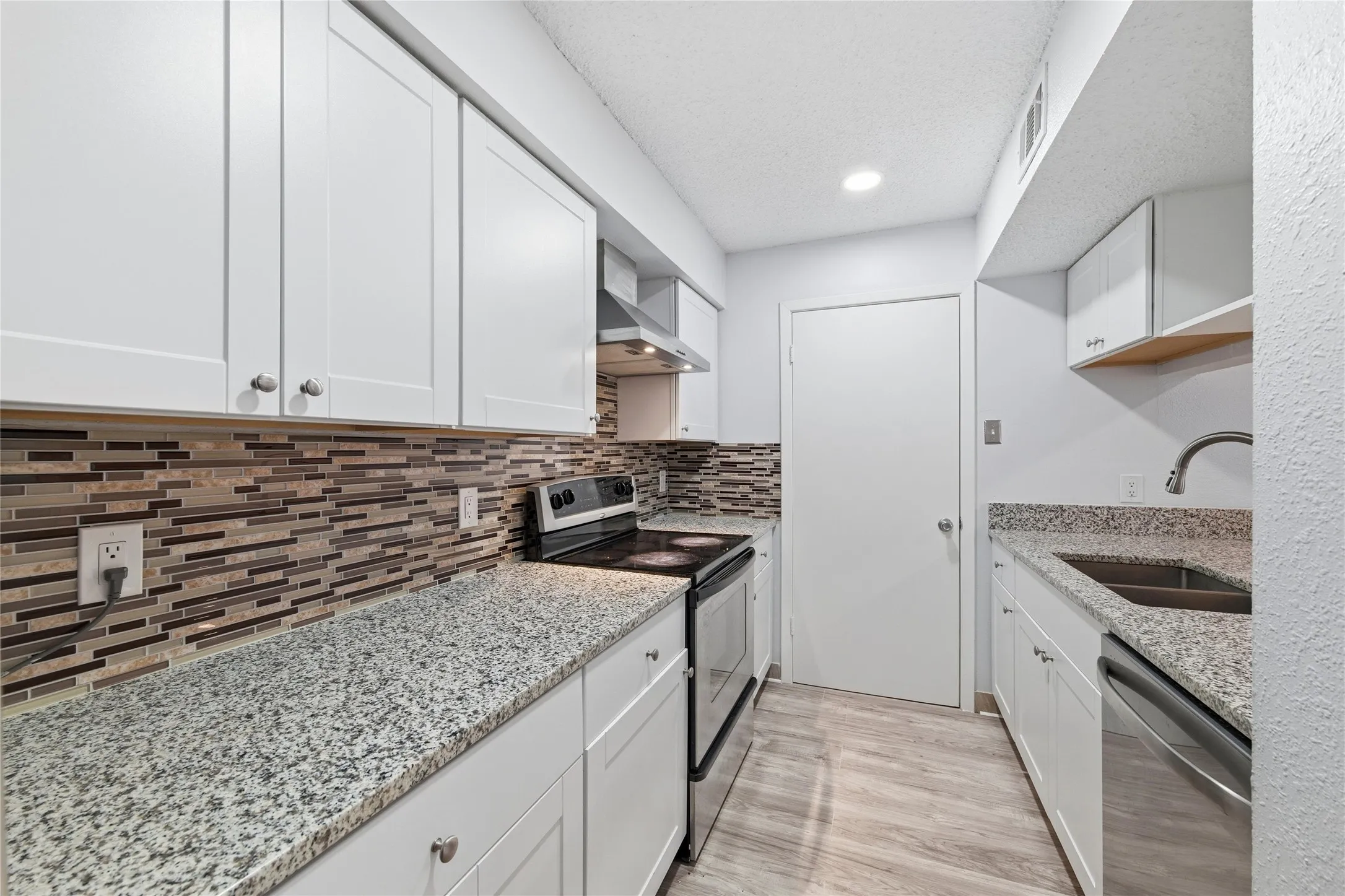 Condominium For Rent in Dallas County , 12482 Abrams Road 1327, Dallas, Texas 75243, 2 Bedroom, 2 Bathroom, Garage spaces, 959 Sqft, built in 1982, Preowned, mls#21126254, Real Estate Agent in Dallas, Homes For Rent in Dallas county, Homes For Rent in Dallas, Realtor in Dallas Texas, Real Estate Brokerage Independent Realty Texas, Luminita Cordes Realtor