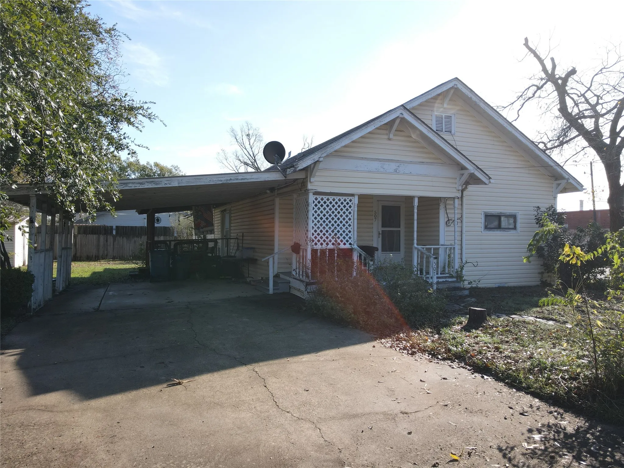 Single Family Residence For Sale in Kaufman County , 507 S Jackson Street, Kaufman, Texas 75142, 3 Bedroom, 1 Bathroom, Garage spaces, 1,625 Sqft, built in 1955, mls#21126455, Real Estate Agent in Kaufman, Homes For Sale in Kaufman county, Homes For Sale in Kaufman, Realtor in Kaufman Texas, Real Estate Brokerage Independent Realty Texas, Luminita Cordes Realtor