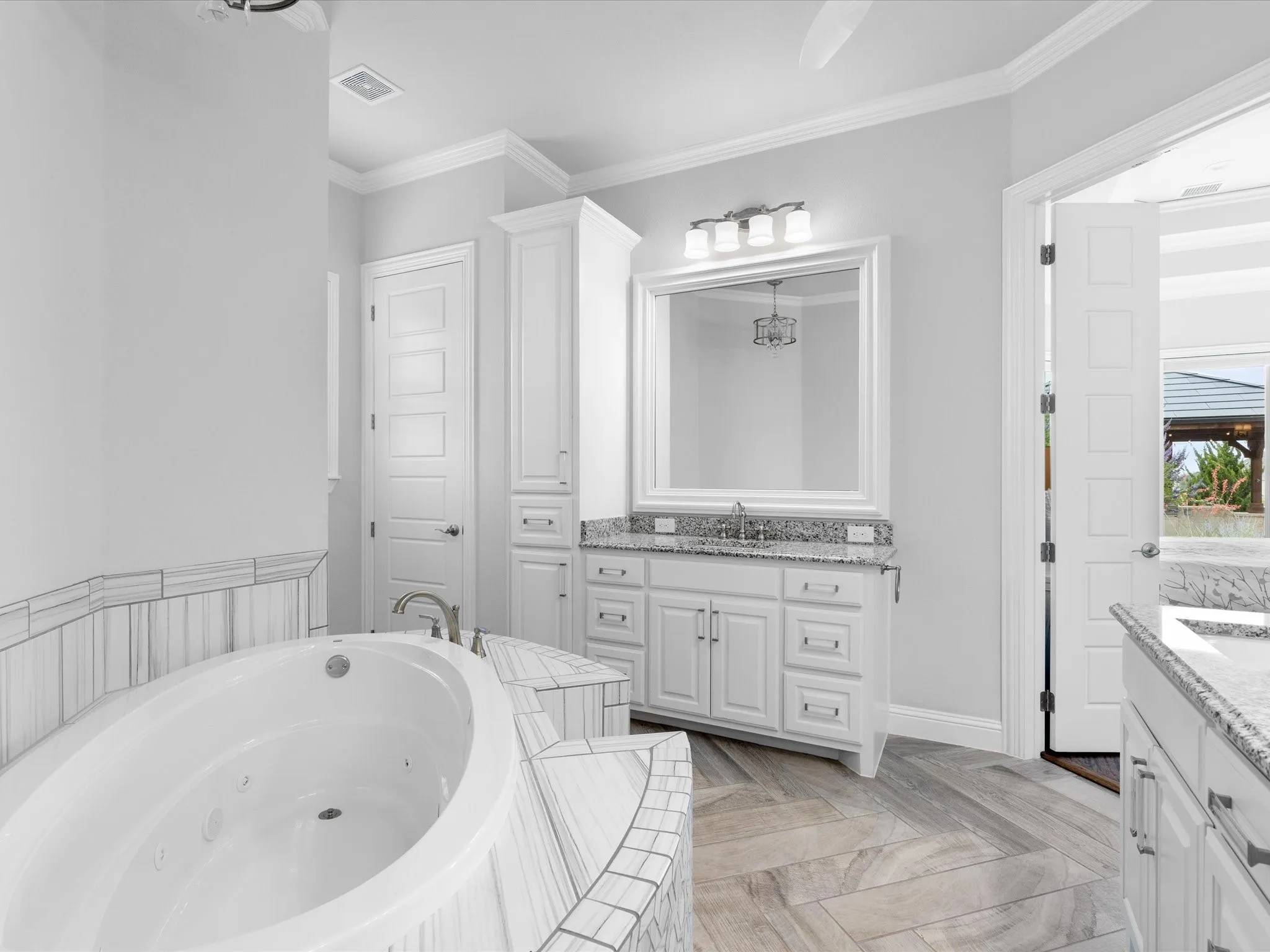 Single Family Residence For Sale in Parker County , 212 Nueces Trail, Aledo, Texas 76008, 4 Bedroom, 5 Bathroom, 4 Garage spaces, 4,290 Sqft, built in 2018, Preowned, mls#21124406, Real Estate Agent in Aledo, Homes For Sale in Parker county, Homes For Sale in Aledo, Realtor in Aledo Texas, Real Estate Brokerage Independent Realty Texas, Luminita Cordes Realtor