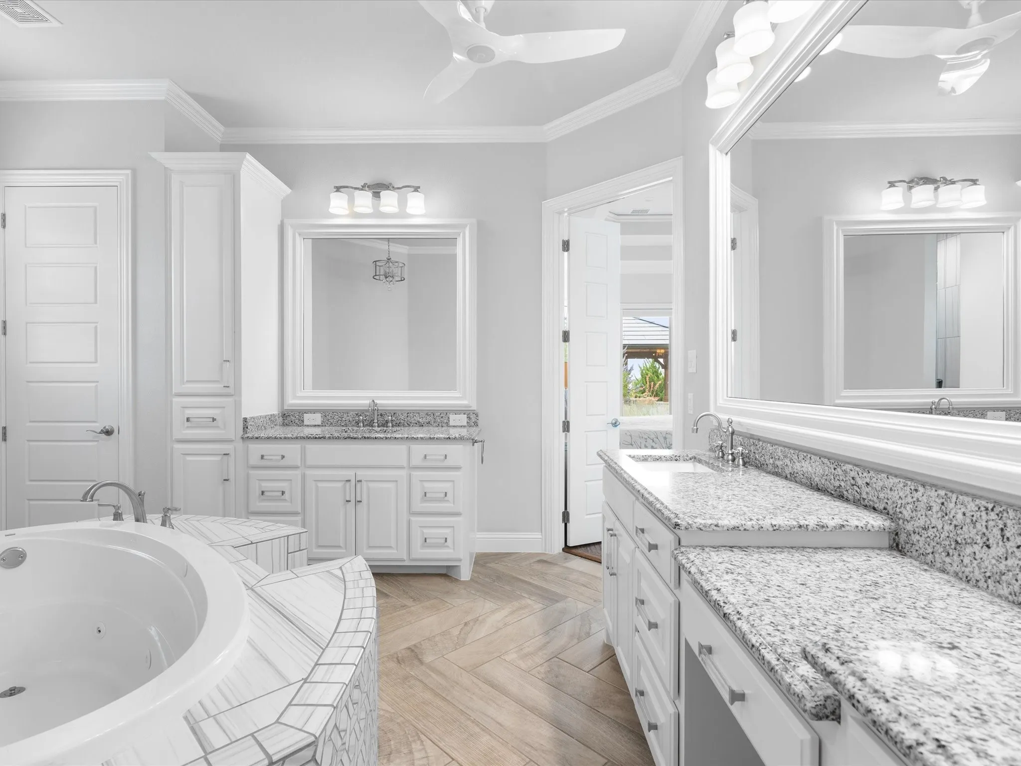 Single Family Residence For Sale in Parker County , 212 Nueces Trail, Aledo, Texas 76008, 4 Bedroom, 5 Bathroom, 4 Garage spaces, 4,290 Sqft, built in 2018, Preowned, mls#21124406, Real Estate Agent in Aledo, Homes For Sale in Parker county, Homes For Sale in Aledo, Realtor in Aledo Texas, Real Estate Brokerage Independent Realty Texas, Luminita Cordes Realtor