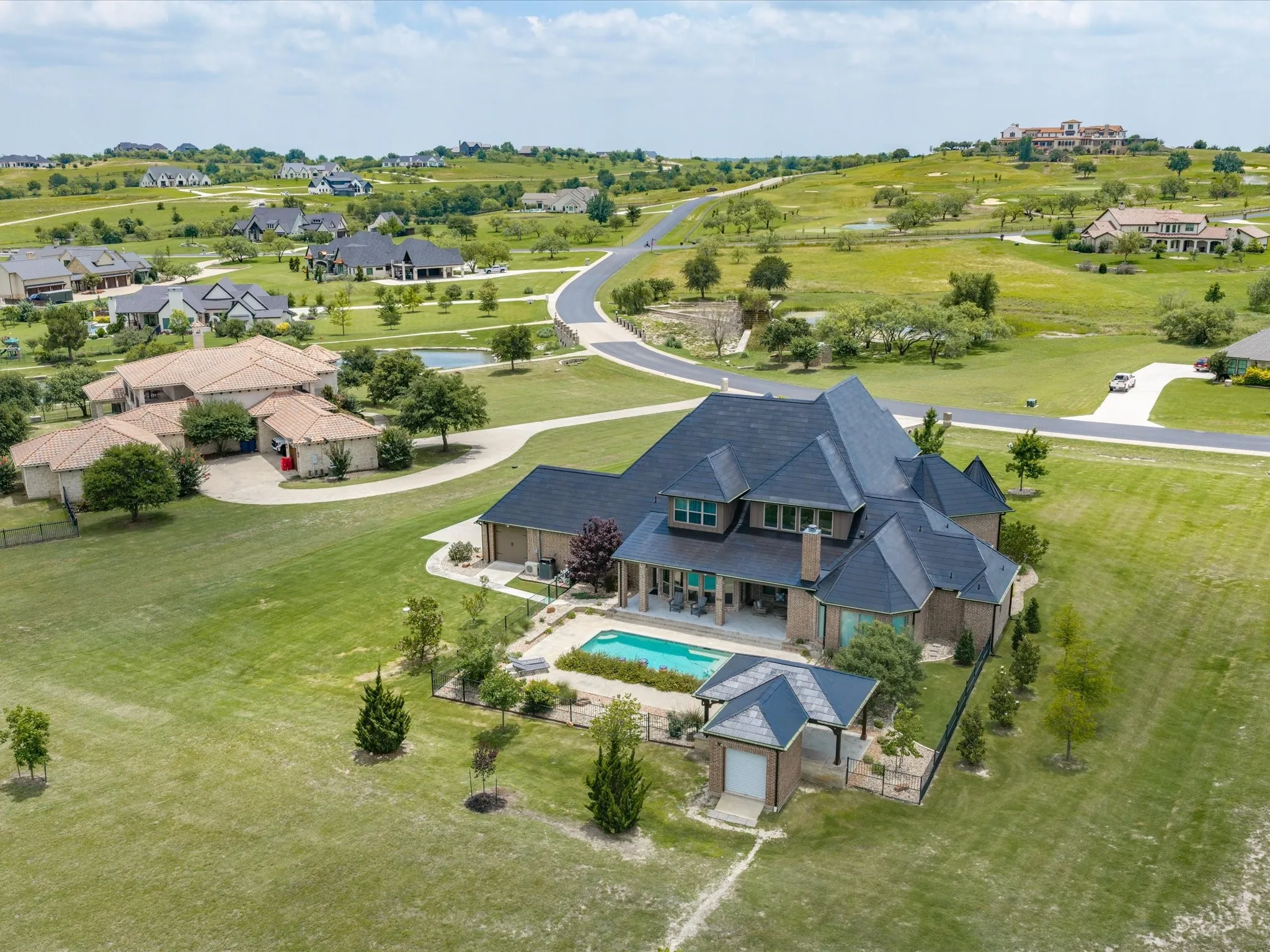 Single Family Residence For Sale in Parker County , 212 Nueces Trail, Aledo, Texas 76008, 4 Bedroom, 5 Bathroom, 4 Garage spaces, 4,290 Sqft, built in 2018, Preowned, mls#21124406, Real Estate Agent in Aledo, Homes For Sale in Parker county, Homes For Sale in Aledo, Realtor in Aledo Texas, Real Estate Brokerage Independent Realty Texas, Luminita Cordes Realtor