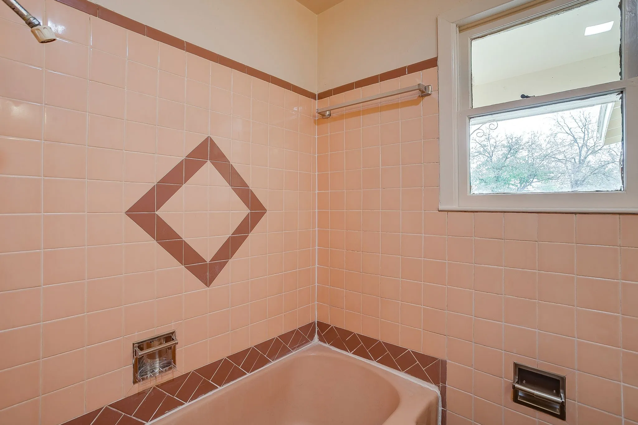 Single Family Residence For Rent in Tarrant County , 4315 Mackey Drive, North Richland Hills, Texas 76180, 3 Bedroom, 2 Bathroom, 2 Garage spaces, 1,421 Sqft, built in 1955, mls#21122173, Real Estate Agent in North Richland Hills, Homes For Rent in Tarrant county, Homes For Rent in North Richland Hills, Realtor in North Richland Hills Texas, Real Estate Brokerage Independent Realty Texas, Luminita Cordes Realtor