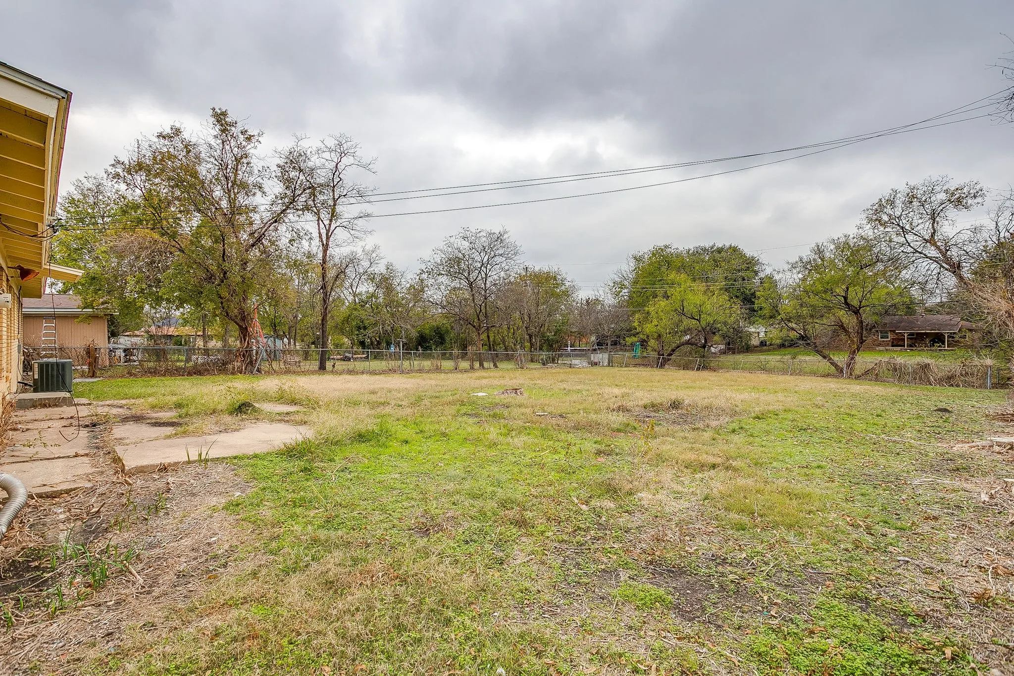 Single Family Residence For Rent in Tarrant County , 4315 Mackey Drive, North Richland Hills, Texas 76180, 3 Bedroom, 2 Bathroom, 2 Garage spaces, 1,421 Sqft, built in 1955, mls#21122173, Real Estate Agent in North Richland Hills, Homes For Rent in Tarrant county, Homes For Rent in North Richland Hills, Realtor in North Richland Hills Texas, Real Estate Brokerage Independent Realty Texas, Luminita Cordes Realtor