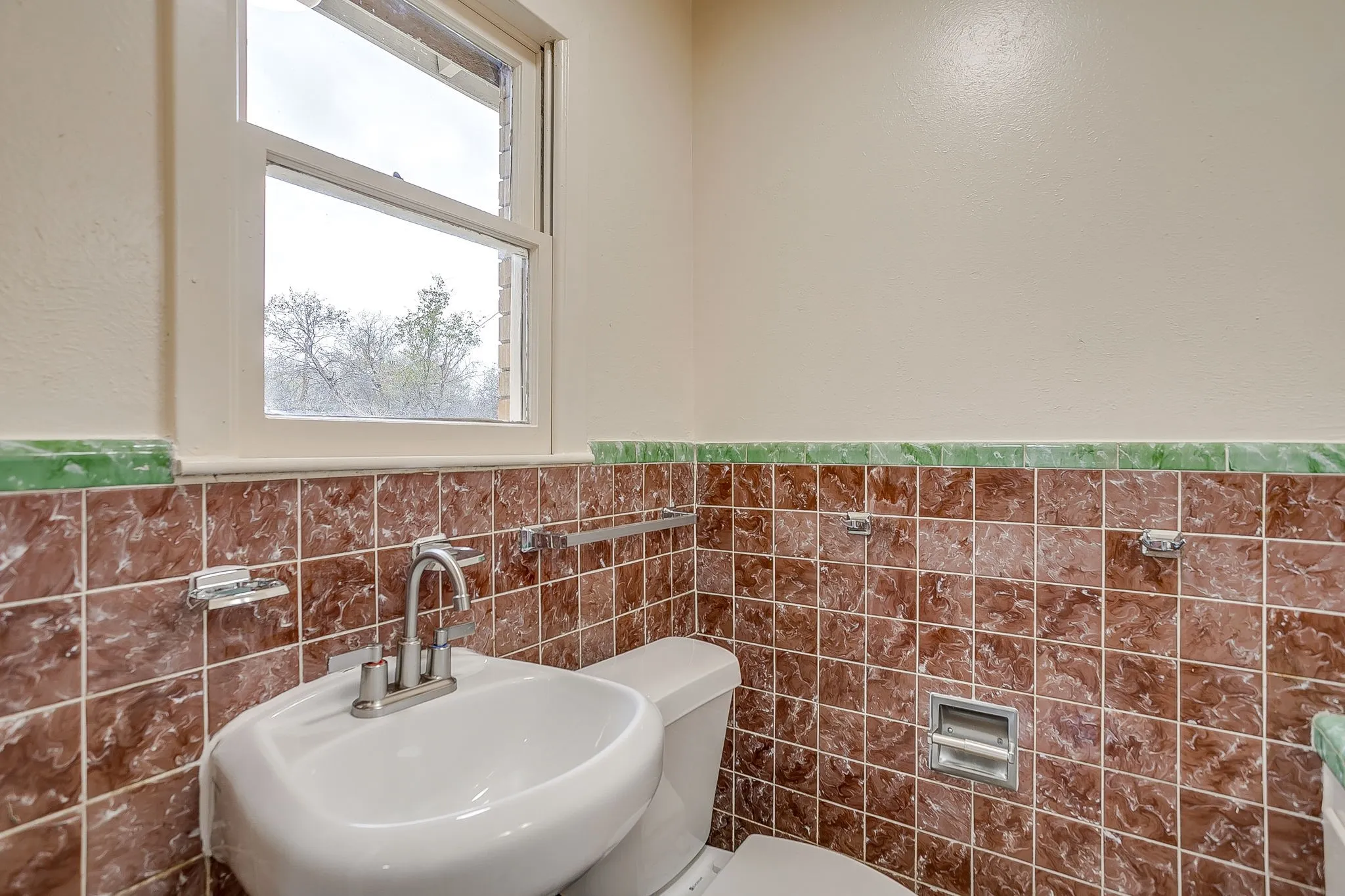 Single Family Residence For Rent in Tarrant County , 4315 Mackey Drive, North Richland Hills, Texas 76180, 3 Bedroom, 2 Bathroom, 2 Garage spaces, 1,421 Sqft, built in 1955, mls#21122173, Real Estate Agent in North Richland Hills, Homes For Rent in Tarrant county, Homes For Rent in North Richland Hills, Realtor in North Richland Hills Texas, Real Estate Brokerage Independent Realty Texas, Luminita Cordes Realtor