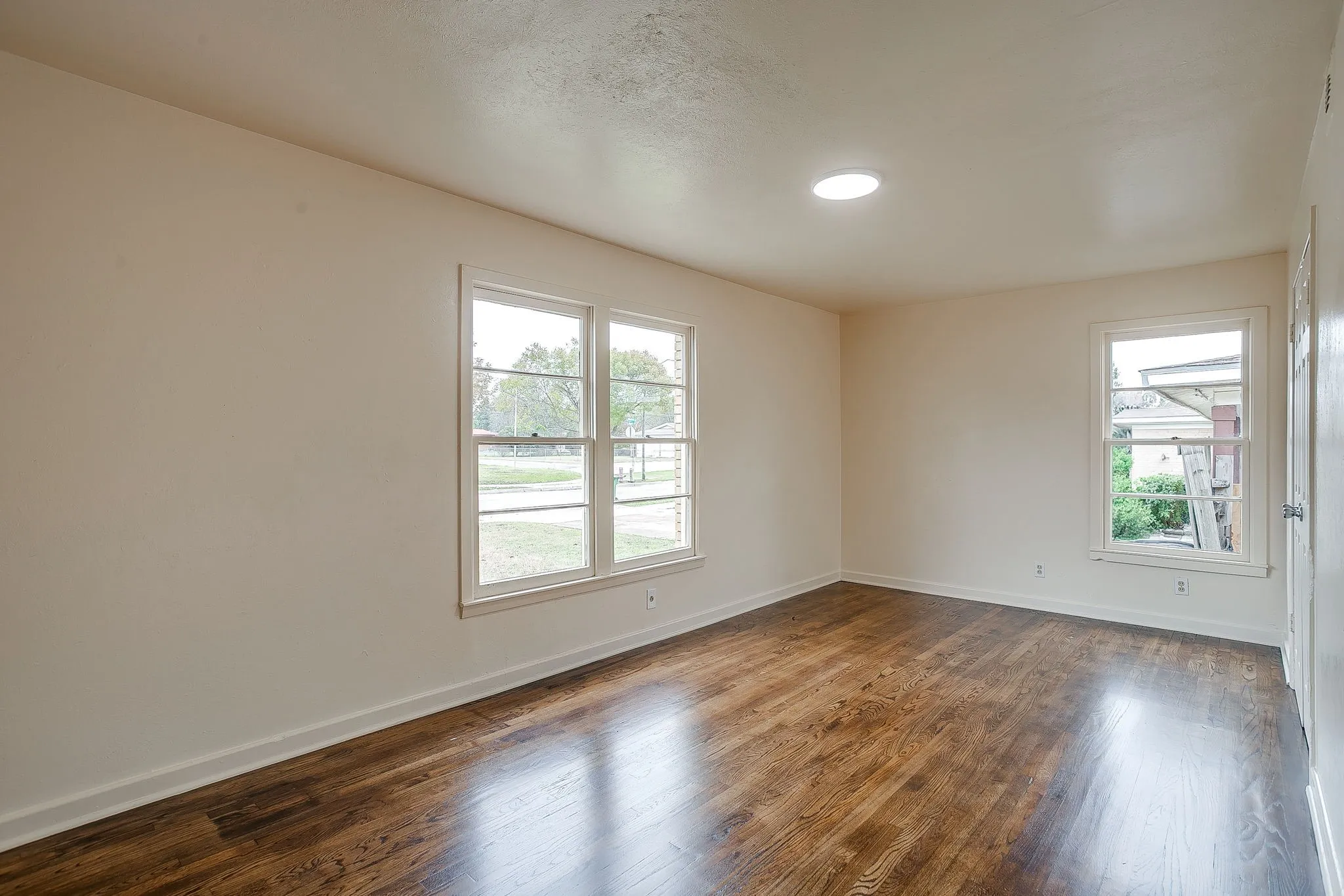 Single Family Residence For Rent in Tarrant County , 4315 Mackey Drive, North Richland Hills, Texas 76180, 3 Bedroom, 2 Bathroom, 2 Garage spaces, 1,421 Sqft, built in 1955, mls#21122173, Real Estate Agent in North Richland Hills, Homes For Rent in Tarrant county, Homes For Rent in North Richland Hills, Realtor in North Richland Hills Texas, Real Estate Brokerage Independent Realty Texas, Luminita Cordes Realtor