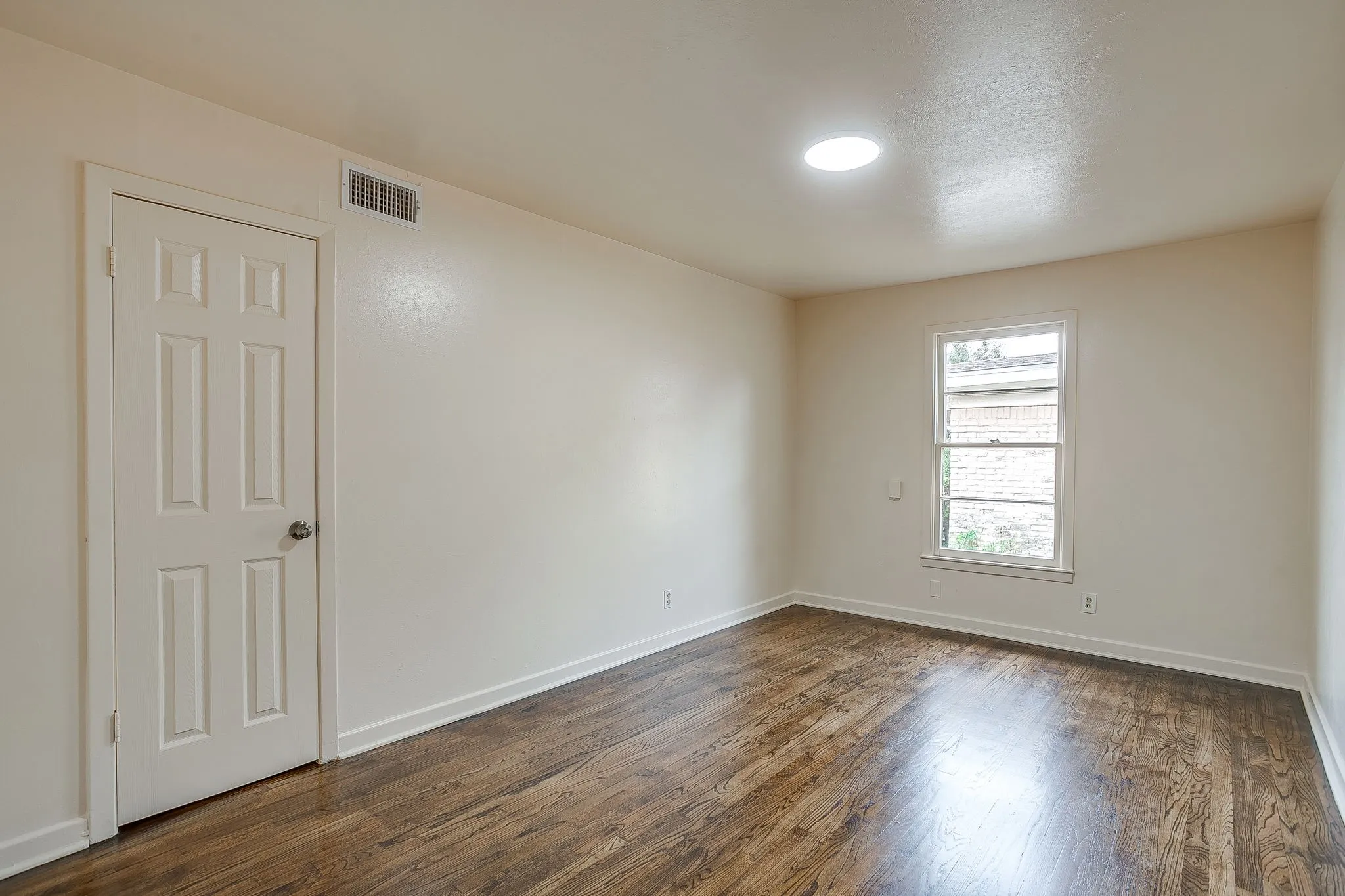 Single Family Residence For Rent in Tarrant County , 4315 Mackey Drive, North Richland Hills, Texas 76180, 3 Bedroom, 2 Bathroom, 2 Garage spaces, 1,421 Sqft, built in 1955, mls#21122173, Real Estate Agent in North Richland Hills, Homes For Rent in Tarrant county, Homes For Rent in North Richland Hills, Realtor in North Richland Hills Texas, Real Estate Brokerage Independent Realty Texas, Luminita Cordes Realtor