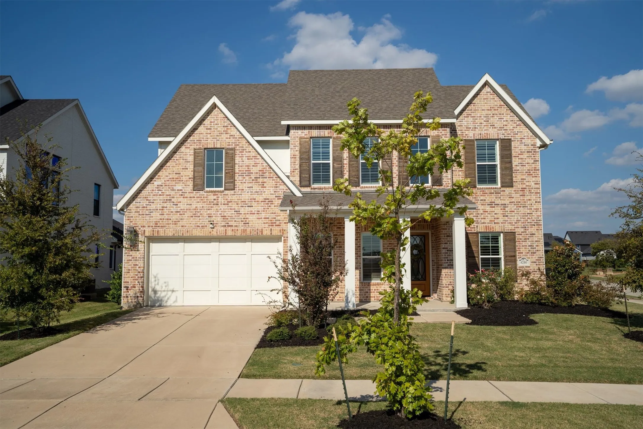 Single Family Residence For Sale in Denton County , 4200 Coopwood Drive, Prosper, Texas 75078, 5 Bedrooms, 6 Bathrooms, 3 Garage spaces, 3,879 Sqft, built in 2021, Preowned, Price $1,075,000, mls#21116267, Real Estate Agent in Prosper, Homes For Sale in Denton county, Homes For Sale in Prosper, Realtor in Prosper Texas, Real Estate Brokerage Independent Realty Texas, Luminita Cordes Realtor