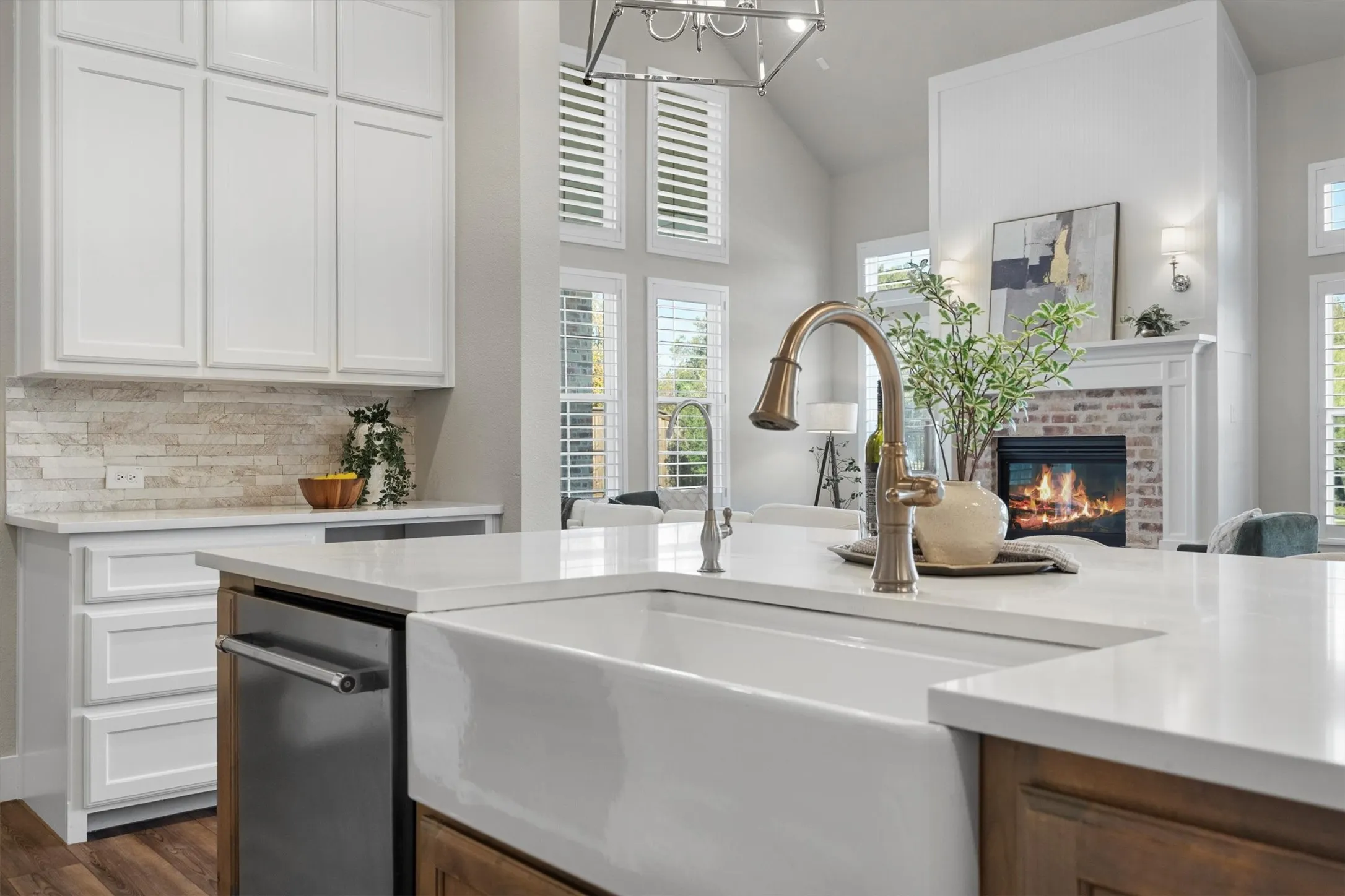 Single Family Residence For Sale in Denton County , 4200 Coopwood Drive, Prosper, Texas 75078, 5 Bedrooms, 6 Bathrooms, 3 Garage spaces, 3,879 Sqft, built in 2021, Preowned, Price $1,075,000, mls#21116267, Real Estate Agent in Prosper, Homes For Sale in Denton county, Homes For Sale in Prosper, Realtor in Prosper Texas, Real Estate Brokerage Independent Realty Texas, Luminita Cordes Realtor