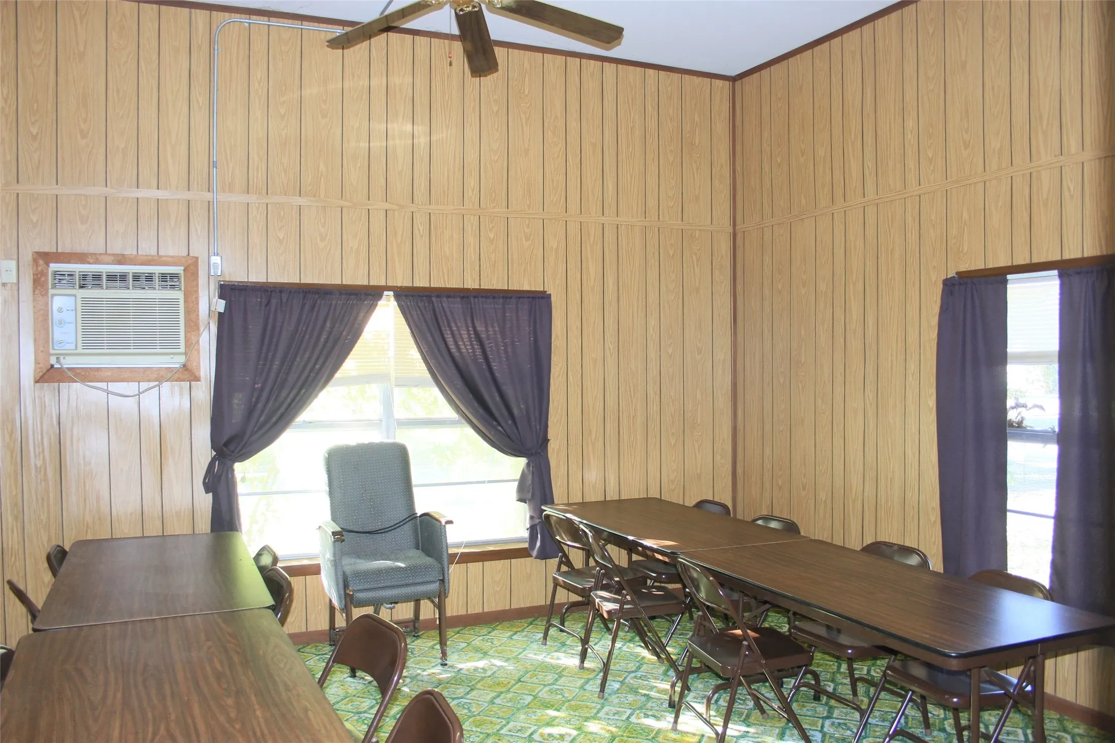Business For Sale in San Saba County , 101 E Commerce, San Saba, Texas 76877, 0, 0, Garage spaces, 0 Sqft, built in 1950, Preowned, mls#21126539, Real Estate Agent in San Saba, Homes For Sale in San Saba county, Homes For Sale in San Saba, Realtor in San Saba Texas, Real Estate Brokerage Independent Realty Texas, Luminita Cordes Realtor