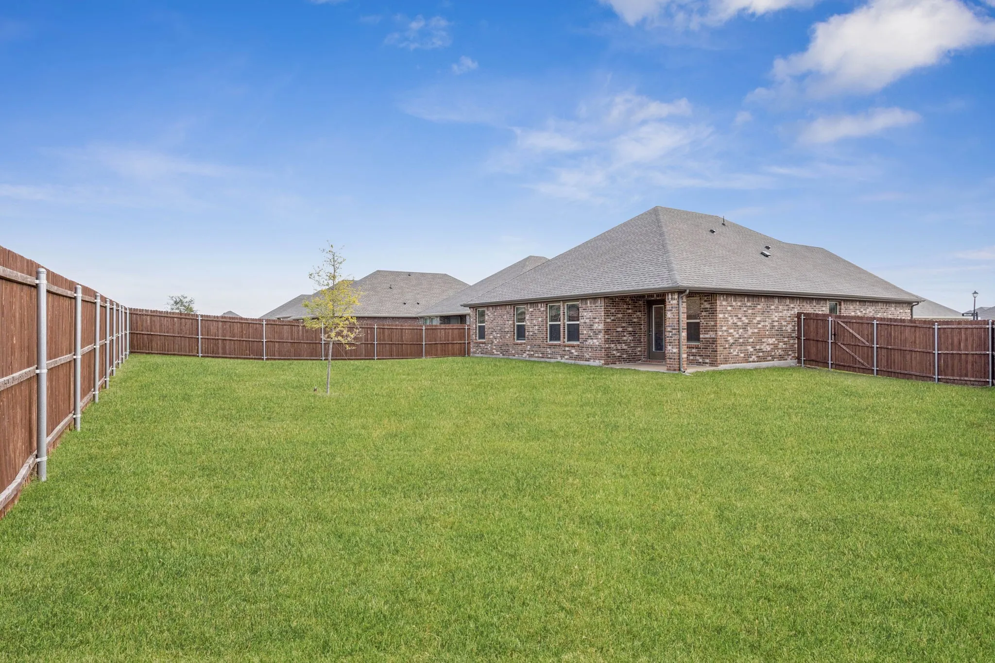 Single Family Residence For Sale in Collin County , 645 Blissful Bend, Lavon, Texas 75166, 4 Bedroom, 2 Bathroom, 2 Garage spaces, 1,592 Sqft, built in 2023, Preowned, mls#21122870, Real Estate Agent in Lavon, Homes For Sale in Collin county, Homes For Sale in Lavon, Realtor in Lavon Texas, Real Estate Brokerage Independent Realty Texas, Luminita Cordes Realtor