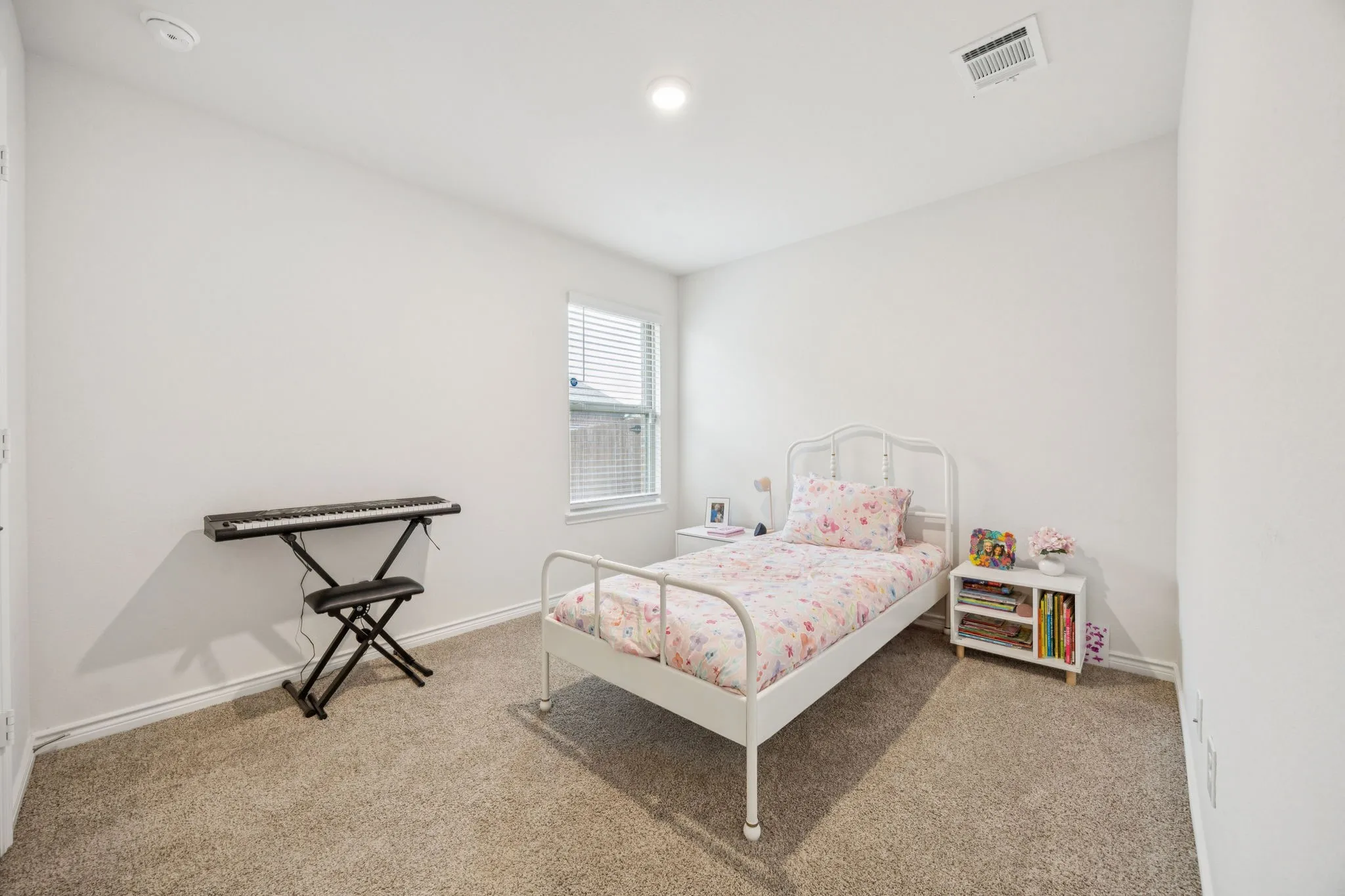 Single Family Residence For Sale in Collin County , 645 Blissful Bend, Lavon, Texas 75166, 4 Bedroom, 2 Bathroom, 2 Garage spaces, 1,592 Sqft, built in 2023, Preowned, mls#21122870, Real Estate Agent in Lavon, Homes For Sale in Collin county, Homes For Sale in Lavon, Realtor in Lavon Texas, Real Estate Brokerage Independent Realty Texas, Luminita Cordes Realtor