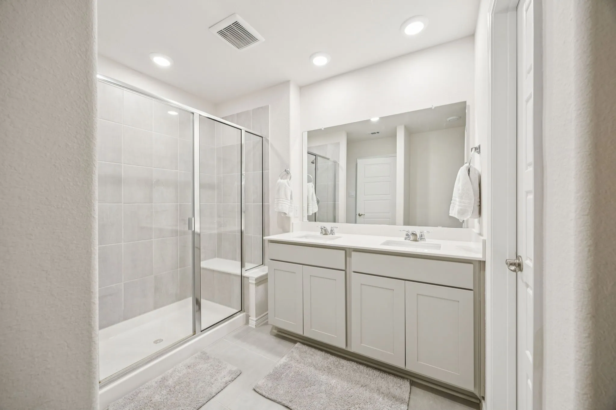 Single Family Residence For Sale in Collin County , 645 Blissful Bend, Lavon, Texas 75166, 4 Bedroom, 2 Bathroom, 2 Garage spaces, 1,592 Sqft, built in 2023, Preowned, mls#21122870, Real Estate Agent in Lavon, Homes For Sale in Collin county, Homes For Sale in Lavon, Realtor in Lavon Texas, Real Estate Brokerage Independent Realty Texas, Luminita Cordes Realtor