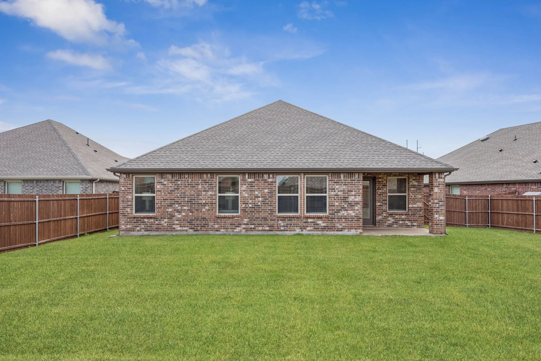 Single Family Residence For Sale in Collin County , 645 Blissful Bend, Lavon, Texas 75166, 4 Bedroom, 2 Bathroom, 2 Garage spaces, 1,592 Sqft, built in 2023, Preowned, mls#21122870, Real Estate Agent in Lavon, Homes For Sale in Collin county, Homes For Sale in Lavon, Realtor in Lavon Texas, Real Estate Brokerage Independent Realty Texas, Luminita Cordes Realtor