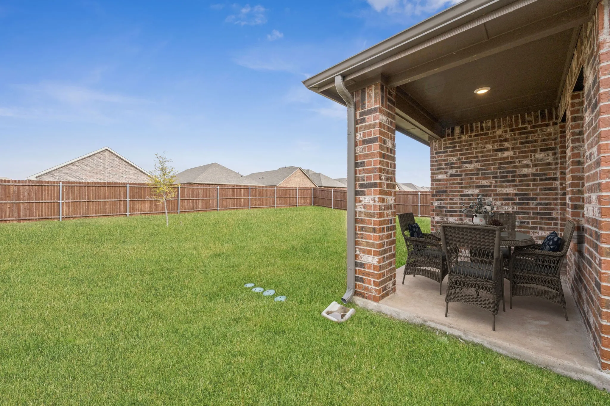 Single Family Residence For Sale in Collin County , 645 Blissful Bend, Lavon, Texas 75166, 4 Bedroom, 2 Bathroom, 2 Garage spaces, 1,592 Sqft, built in 2023, Preowned, mls#21122870, Real Estate Agent in Lavon, Homes For Sale in Collin county, Homes For Sale in Lavon, Realtor in Lavon Texas, Real Estate Brokerage Independent Realty Texas, Luminita Cordes Realtor