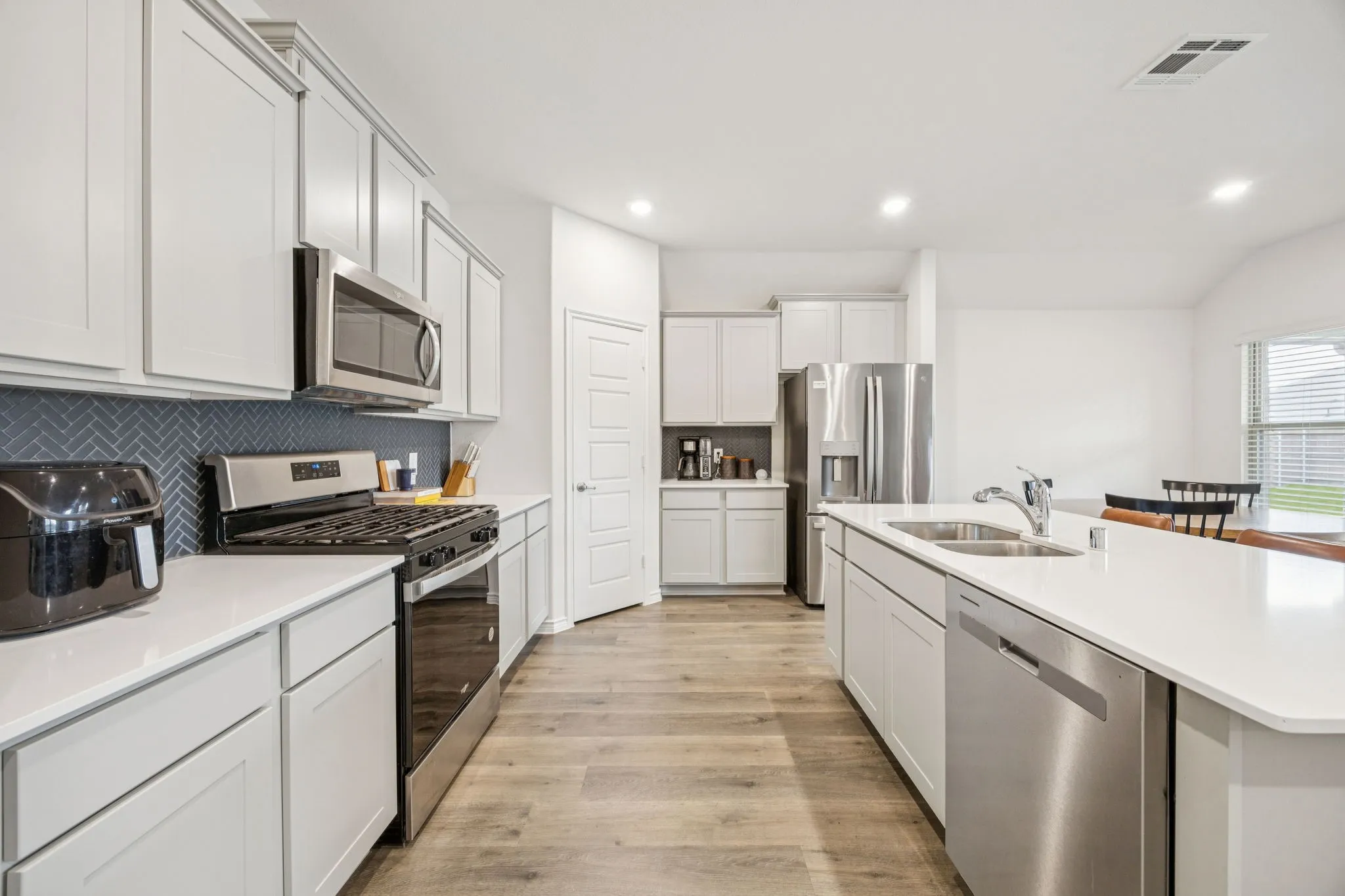 Single Family Residence For Sale in Collin County , 645 Blissful Bend, Lavon, Texas 75166, 4 Bedroom, 2 Bathroom, 2 Garage spaces, 1,592 Sqft, built in 2023, Preowned, mls#21122870, Real Estate Agent in Lavon, Homes For Sale in Collin county, Homes For Sale in Lavon, Realtor in Lavon Texas, Real Estate Brokerage Independent Realty Texas, Luminita Cordes Realtor
