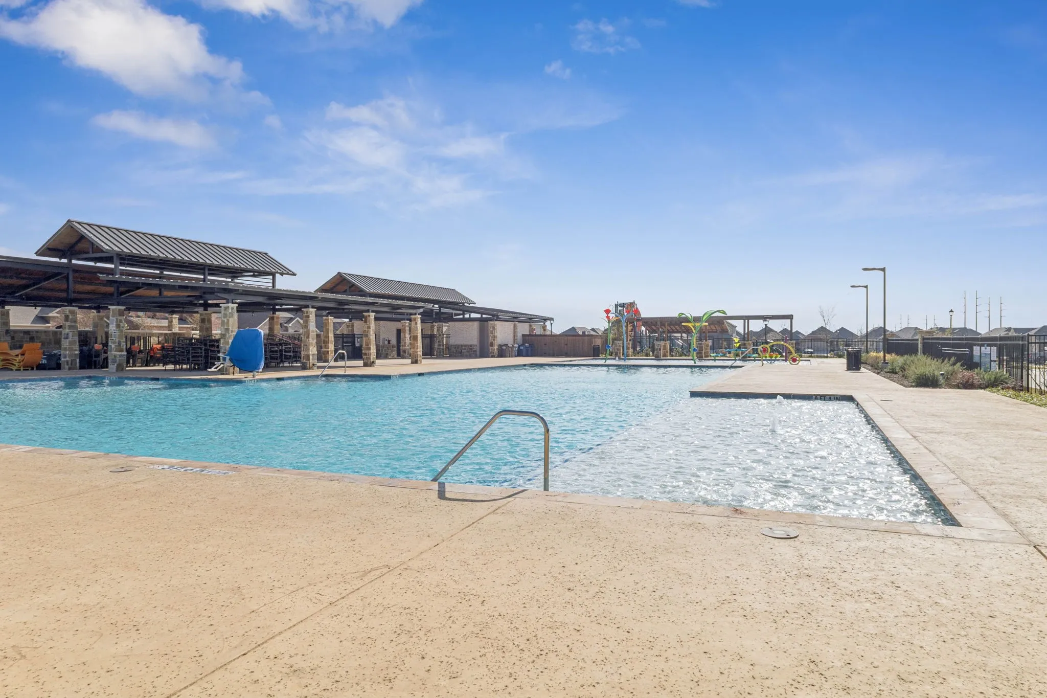 Single Family Residence For Sale in Collin County , 645 Blissful Bend, Lavon, Texas 75166, 4 Bedroom, 2 Bathroom, 2 Garage spaces, 1,592 Sqft, built in 2023, Preowned, mls#21122870, Real Estate Agent in Lavon, Homes For Sale in Collin county, Homes For Sale in Lavon, Realtor in Lavon Texas, Real Estate Brokerage Independent Realty Texas, Luminita Cordes Realtor