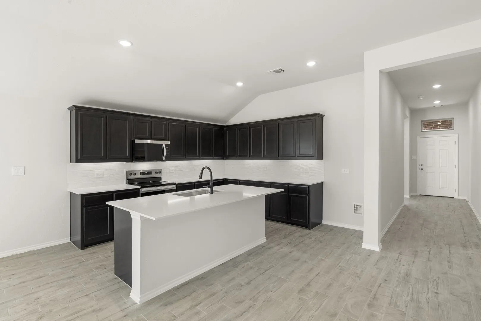 13. 7704 Kingfisher - Kitchen (2)