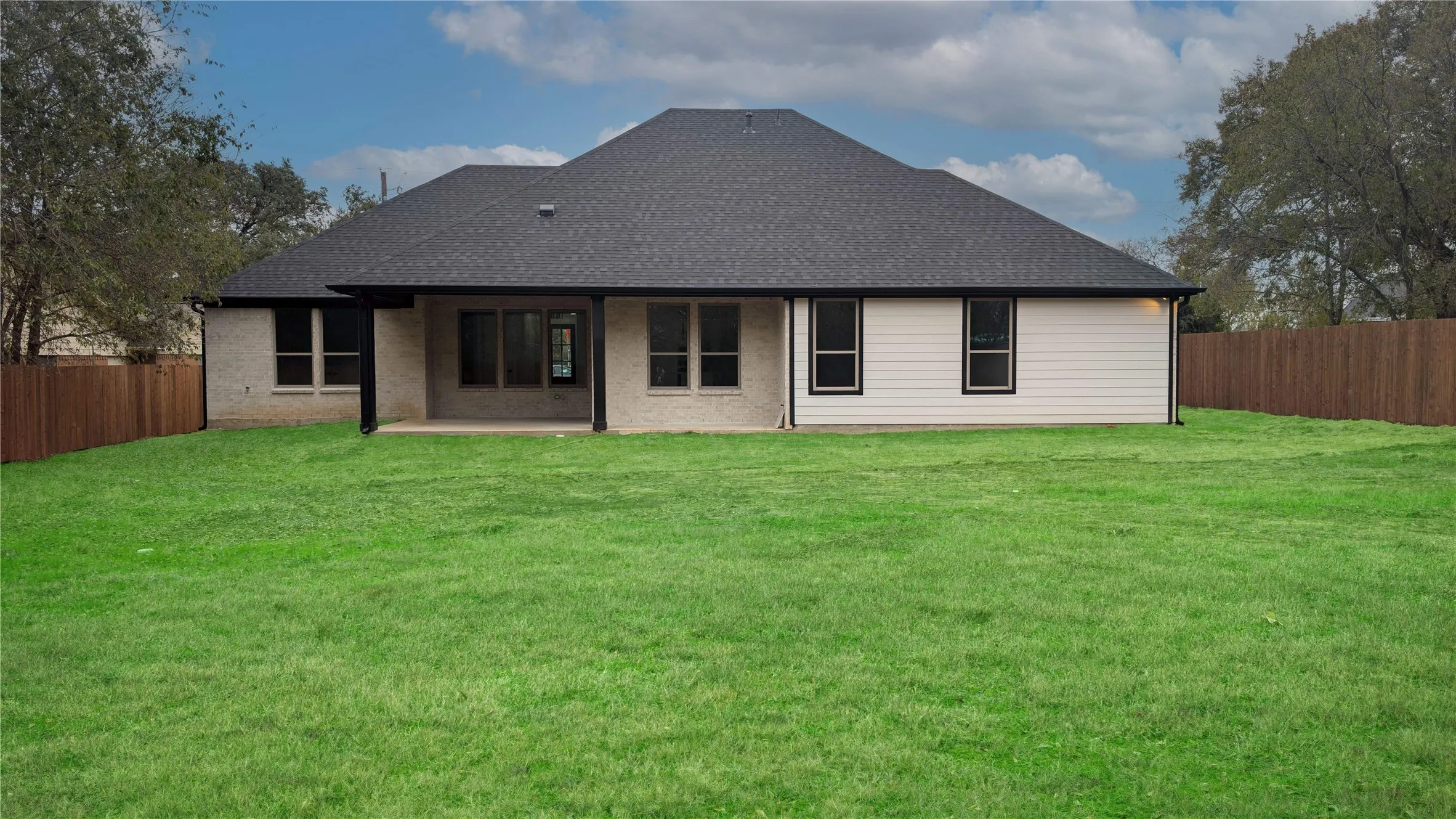 Single Family Residence For Sale in Denton County , 716 Del Drive, Denton, Texas 76207, 4 Bedrooms, 3 Bathrooms, 2 Garage spaces, 2,354 Sqft, built in 2025, New Construction - Complete, Price $489,437, mls#21126842, Real Estate Agent in Denton, Homes For Sale in Denton county, Homes For Sale in Denton, Realtor in Denton Texas, Real Estate Brokerage Independent Realty Texas, Luminita Cordes Realtor