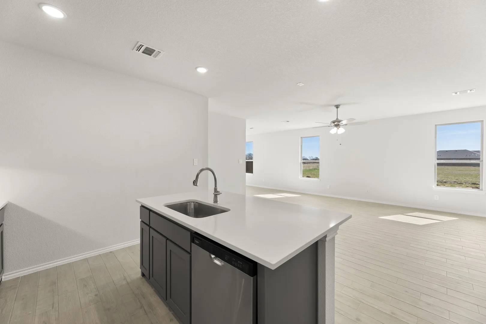 13. 8216 Kingfisher - Kitchen (3)