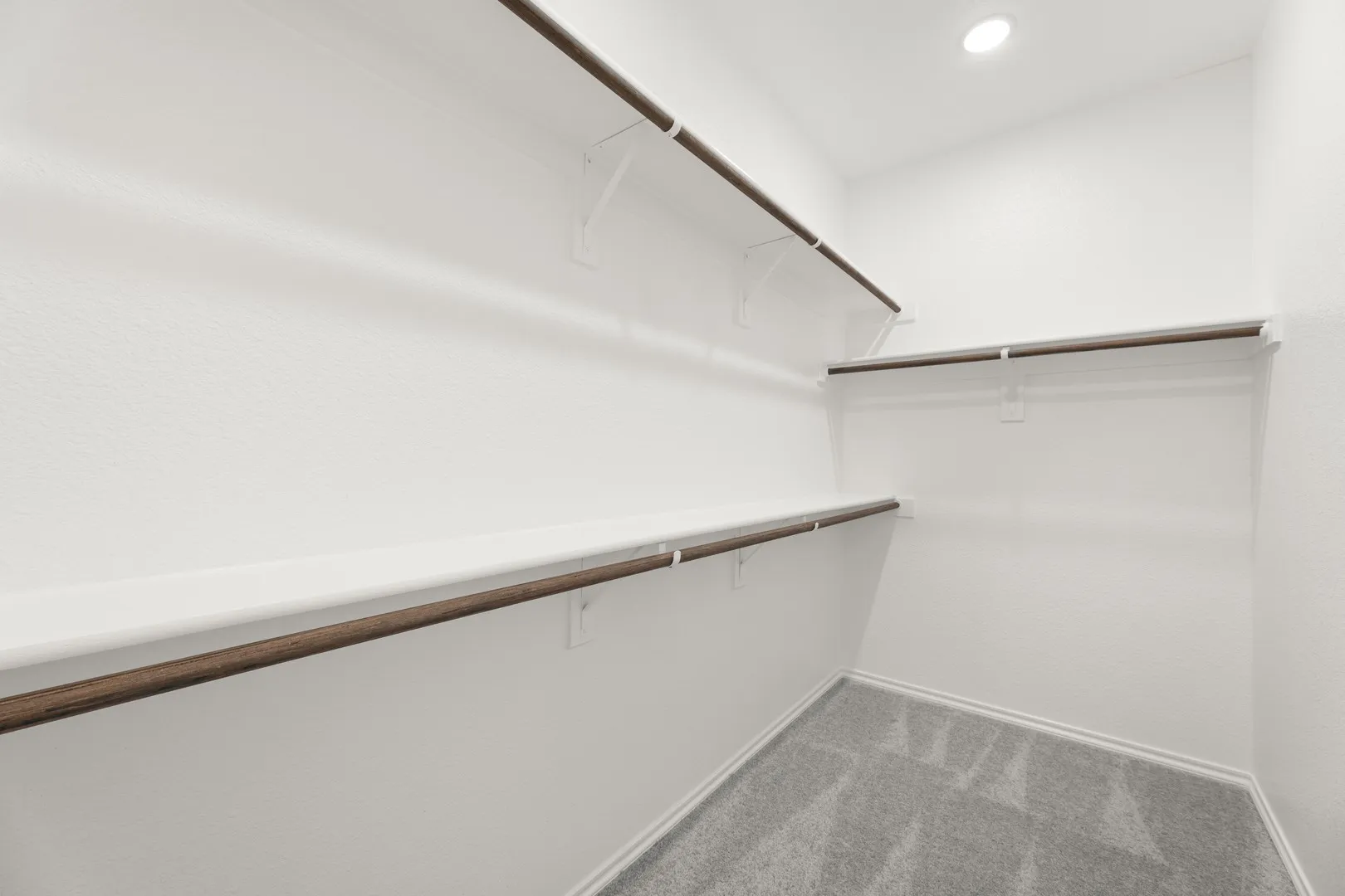 24. 8216 Kingfisher - Closet