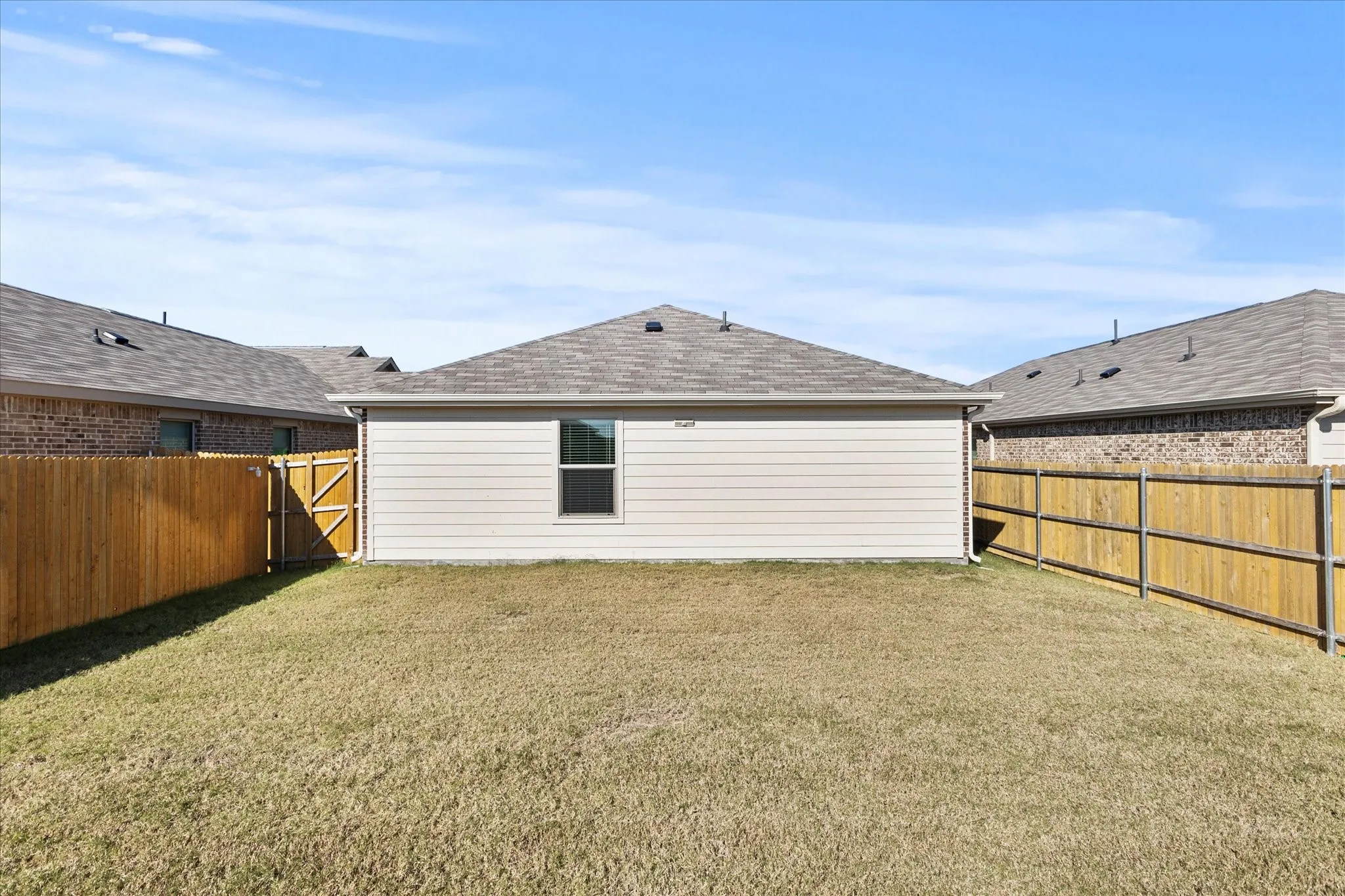 Single Family Residence For Sale in Kaufman County , 1937 Aves Glen Lane, Forney, Texas 75126, 3 Bedroom, 2 Bathroom, 2 Garage spaces, 1,260 Sqft, built in 2024, Preowned, Price $219,900, mls#21124977, Real Estate Agent in Forney, Homes For Sale in Kaufman county, Homes For Sale in Forney, Realtor in Forney Texas, Real Estate Brokerage Independent Realty Texas, Luminita Cordes Realtor