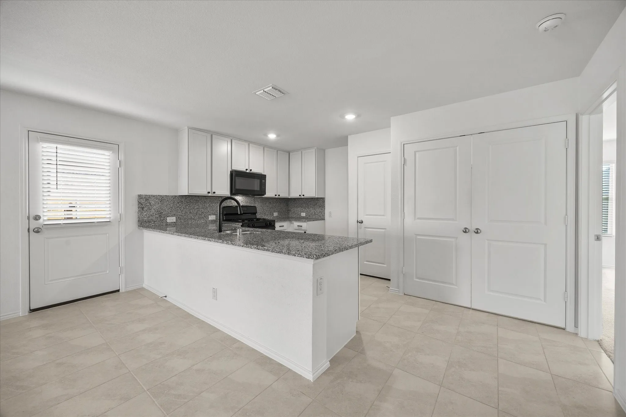 Single Family Residence For Sale in Kaufman County , 1937 Aves Glen Lane, Forney, Texas 75126, 3 Bedroom, 2 Bathroom, 2 Garage spaces, 1,260 Sqft, built in 2024, Preowned, Price $219,900, mls#21124977, Real Estate Agent in Forney, Homes For Sale in Kaufman county, Homes For Sale in Forney, Realtor in Forney Texas, Real Estate Brokerage Independent Realty Texas, Luminita Cordes Realtor