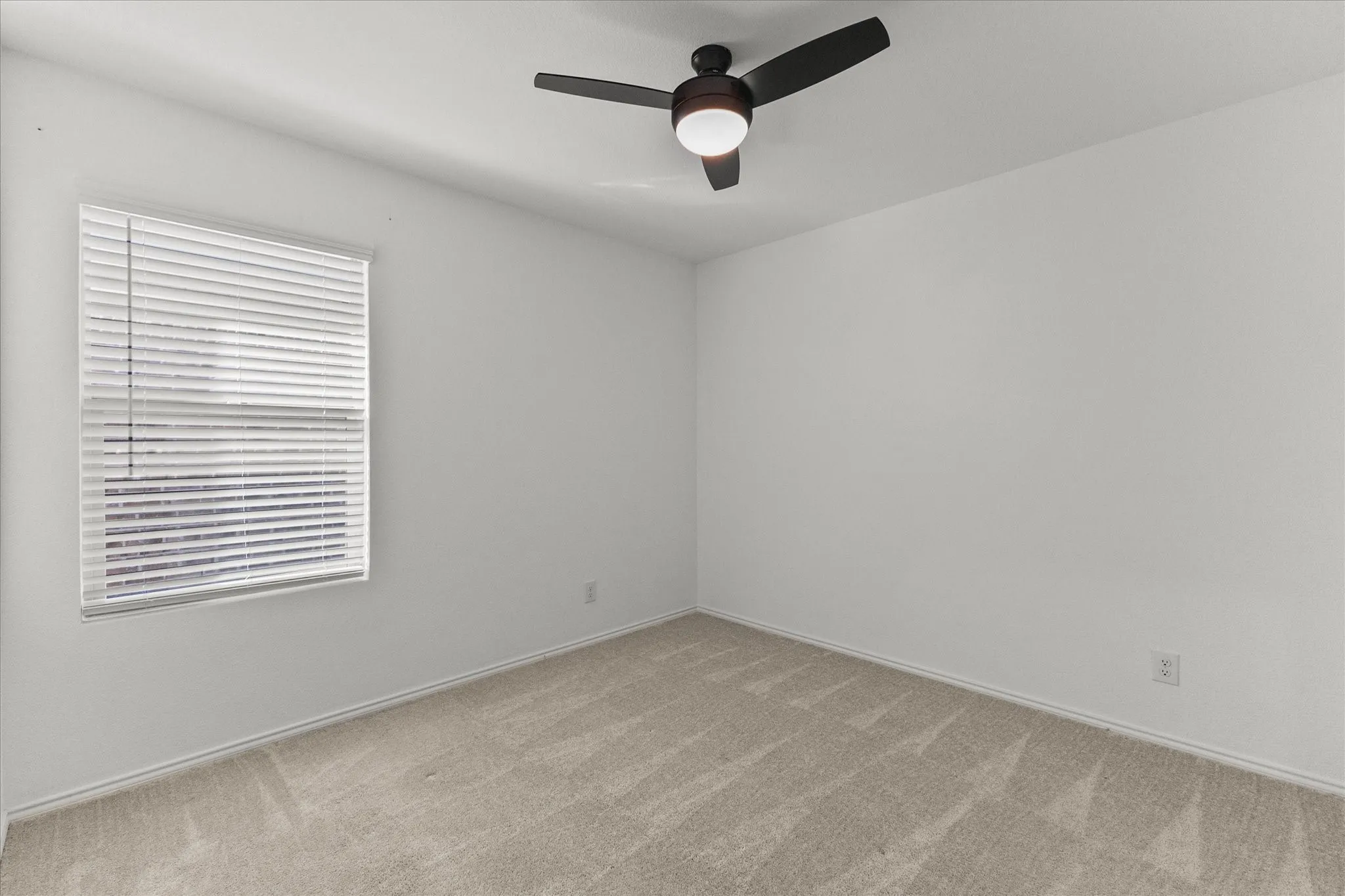 Single Family Residence For Sale in Kaufman County , 1937 Aves Glen Lane, Forney, Texas 75126, 3 Bedroom, 2 Bathroom, 2 Garage spaces, 1,260 Sqft, built in 2024, Preowned, Price $219,900, mls#21124977, Real Estate Agent in Forney, Homes For Sale in Kaufman county, Homes For Sale in Forney, Realtor in Forney Texas, Real Estate Brokerage Independent Realty Texas, Luminita Cordes Realtor