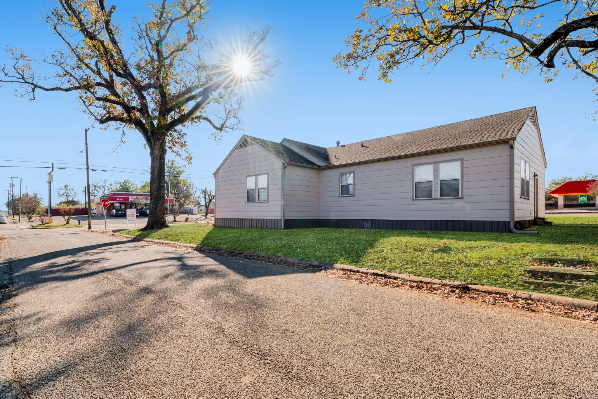 Office For Sale in Lamar County , 1249 Lamar Avenue, Paris, Texas 75460, 0, 0, Garage spaces, 0 Sqft, built in 1930, Preowned, Price $239,900, mls#21124998, Real Estate Agent in Paris, Homes For Sale in Lamar county, Homes For Sale in Paris, Realtor in Paris Texas, Real Estate Brokerage Independent Realty Texas, Luminita Cordes Realtor