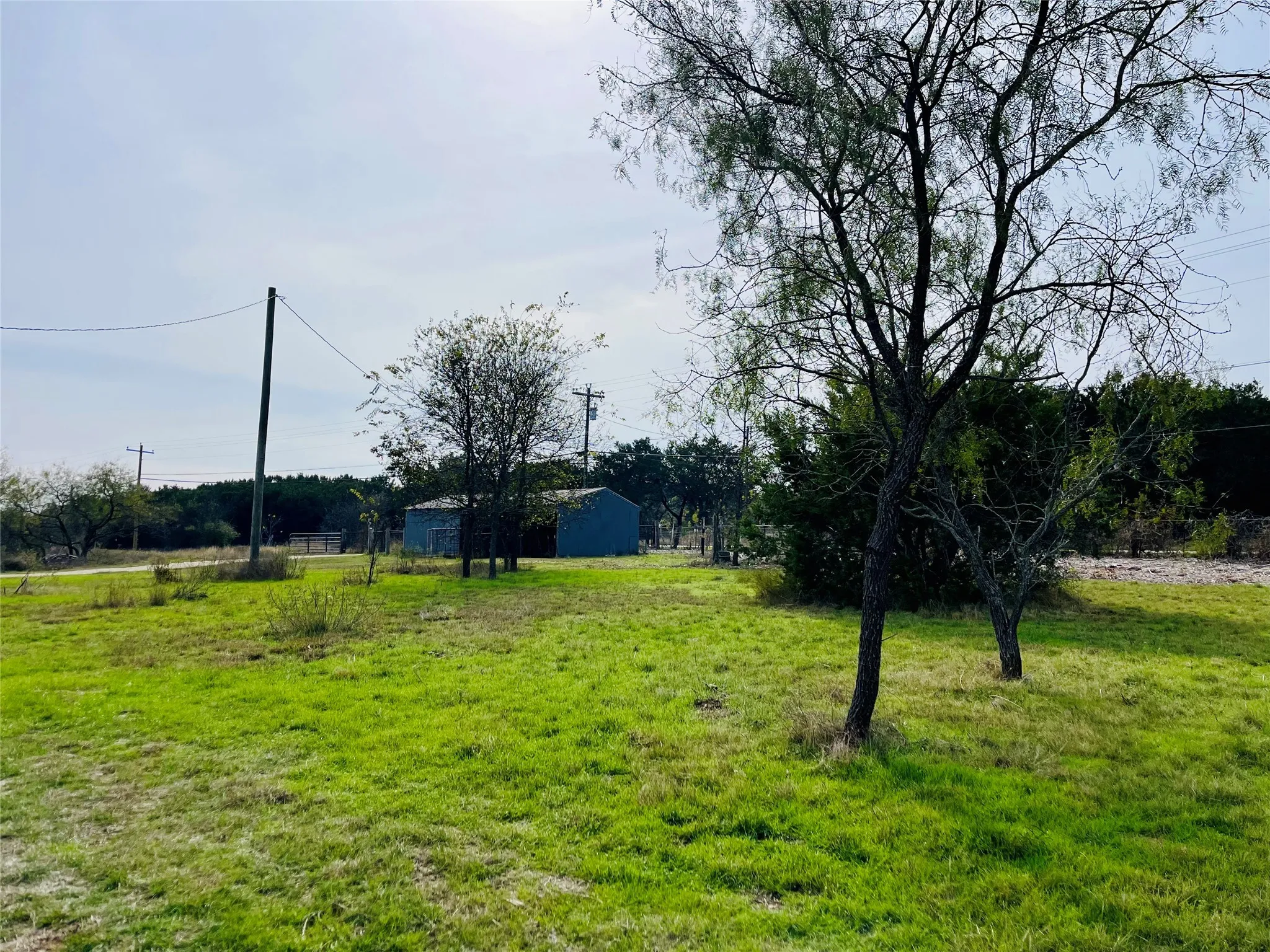 Farm For Sale in Hill County , 214 Cedar Creek Park Road, Whitney, Texas 76692, 1 Bedroom, 1 Bathroom, Garage spaces, 640 Sqft, built in 0, Price $345,000, mls#21123199, Real Estate Agent in Whitney, Homes For Sale in Hill county, Homes For Sale in Whitney, Realtor in Whitney Texas, Real Estate Brokerage Independent Realty Texas, Luminita Cordes Realtor