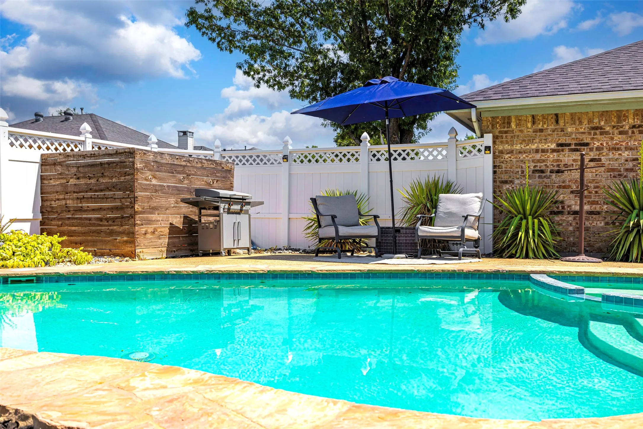 The perfect space for all your gatherings and pool parties