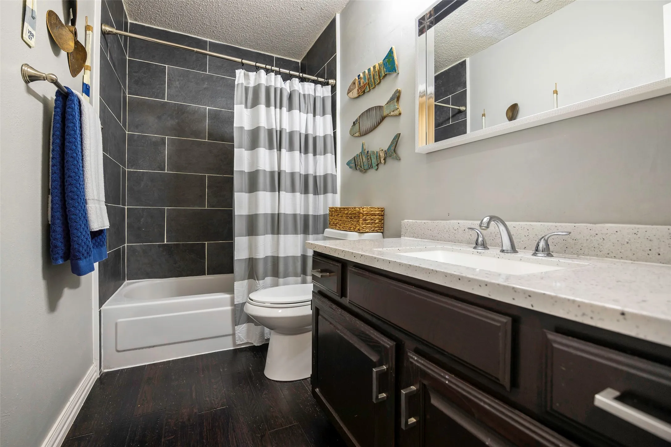 Updated secondary bath located between the secondary bedrooms