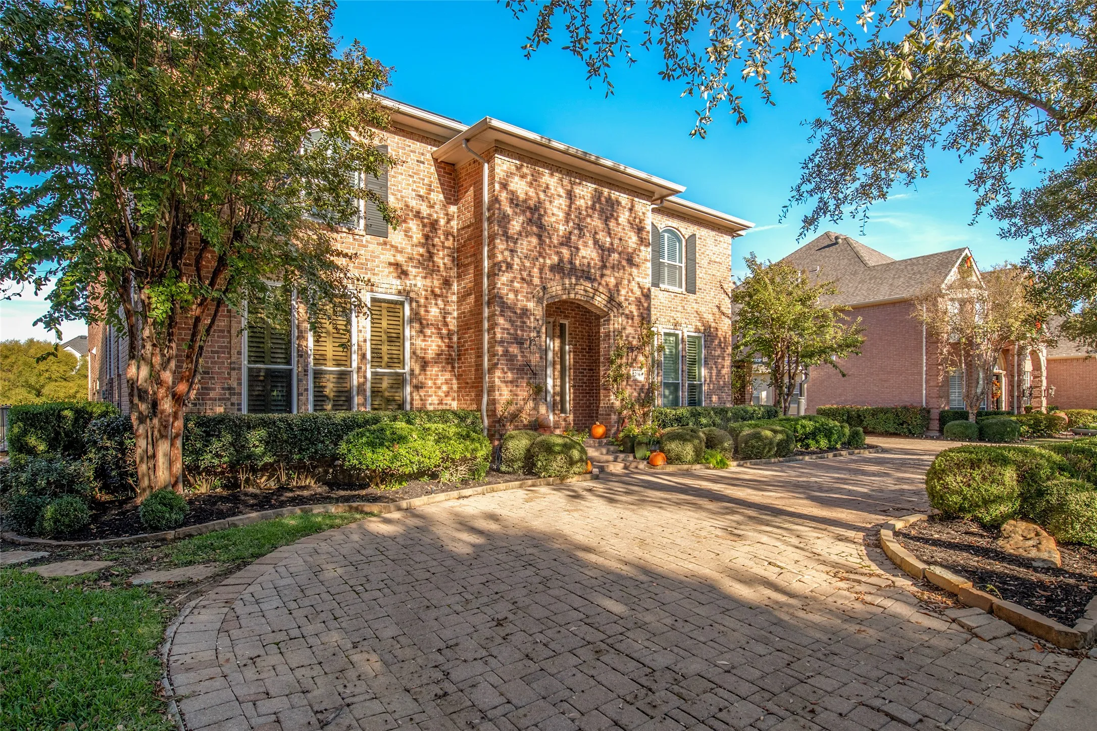 Single Family Residence For Sale in Dallas County , 2206 Clearspring Drive N, Irving, Texas 75063, 5 Bedrooms, 4 Bathrooms, 3 Garage spaces, 5,058 Sqft, built in 1996, Price $1,345,000, mls#21120884, Real Estate Agent in Irving, Homes For Sale in Dallas county, Homes For Sale in Irving, Realtor in Irving Texas, Real Estate Brokerage Independent Realty Texas, Luminita Cordes Realtor