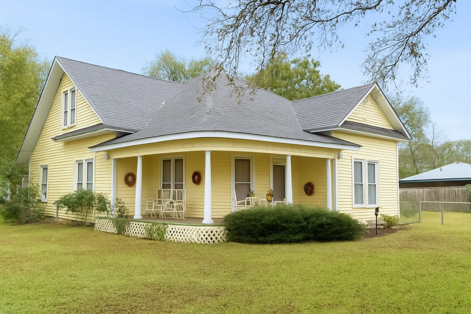 Single Family Residence For Sale in Henderson County , 314 Cockerell Street, Eustace, Texas 75124, 3 Bedrooms, 2 Bathrooms, Garage spaces, 2,161 Sqft, built in 1935, Preowned, Price $299,900, mls#21127208, Real Estate Agent in Eustace, Homes For Sale in Henderson county, Homes For Sale in Eustace, Realtor in Eustace Texas, Real Estate Brokerage Independent Realty Texas, Luminita Cordes Realtor
