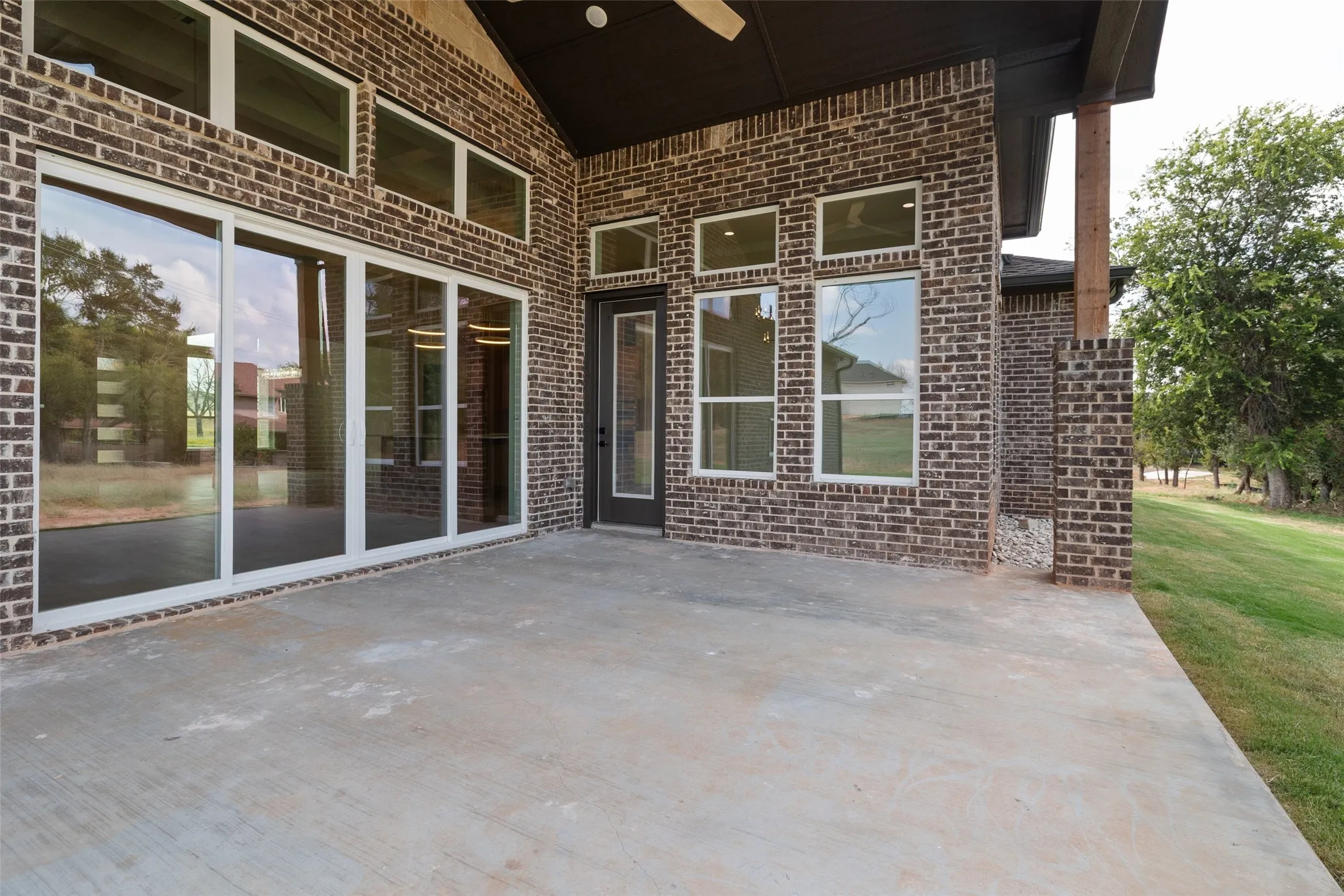 Single Family Residence For Sale in Hood County , 2416 Candlestick Drive, Granbury, Texas 76049, 4 Bedroom, 4 Bathroom, 3 Garage spaces, 3,200 Sqft, built in 2026, New Construction - Complete, mls#21127146, Real Estate Agent in Granbury, Homes For Sale in Hood county, Homes For Sale in Granbury, Realtor in Granbury Texas, Real Estate Brokerage Independent Realty Texas, Luminita Cordes Realtor
