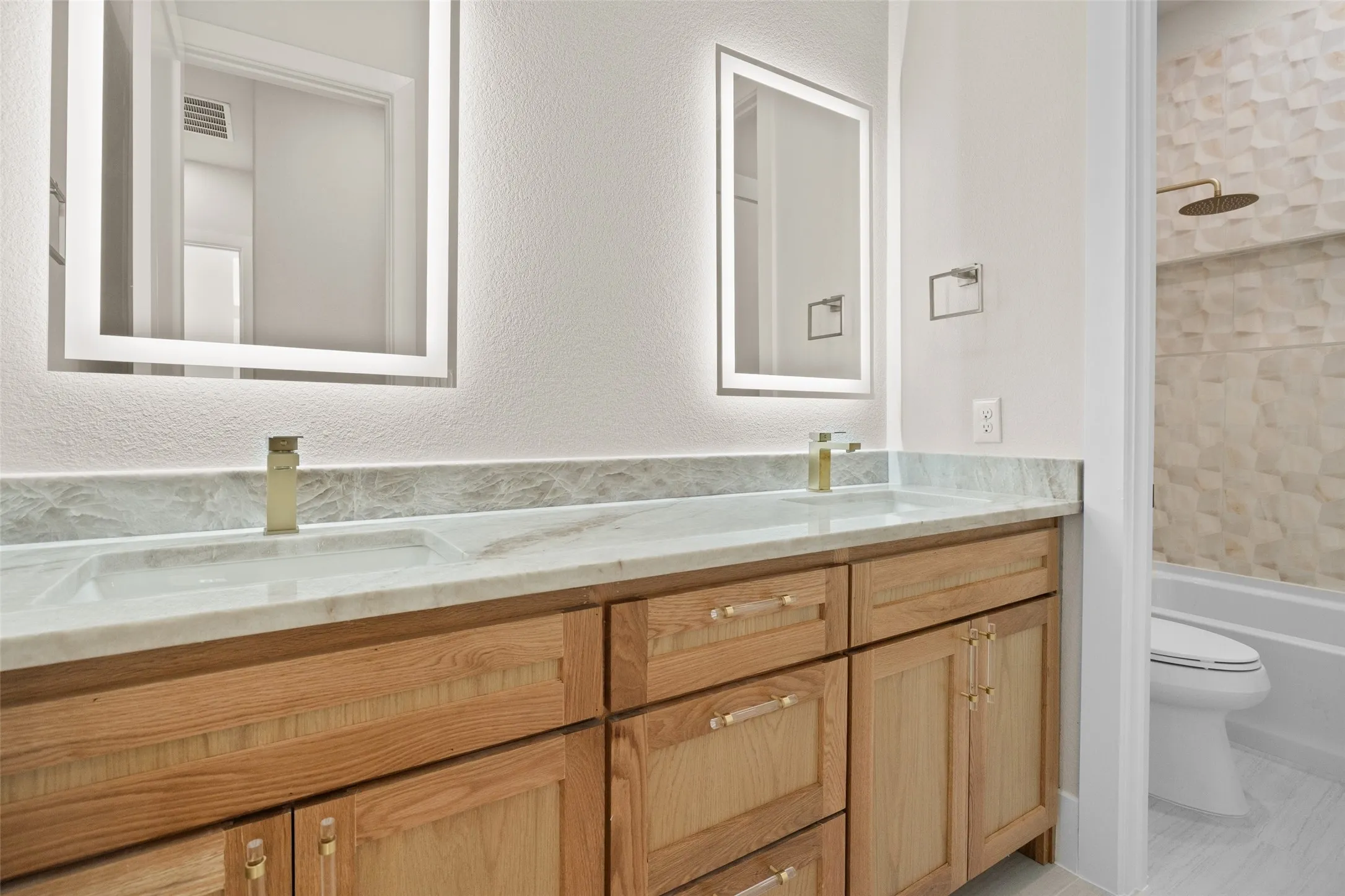 Single Family Residence For Sale in Hood County , 2416 Candlestick Drive, Granbury, Texas 76049, 4 Bedroom, 4 Bathroom, 3 Garage spaces, 3,200 Sqft, built in 2026, New Construction - Complete, mls#21127146, Real Estate Agent in Granbury, Homes For Sale in Hood county, Homes For Sale in Granbury, Realtor in Granbury Texas, Real Estate Brokerage Independent Realty Texas, Luminita Cordes Realtor