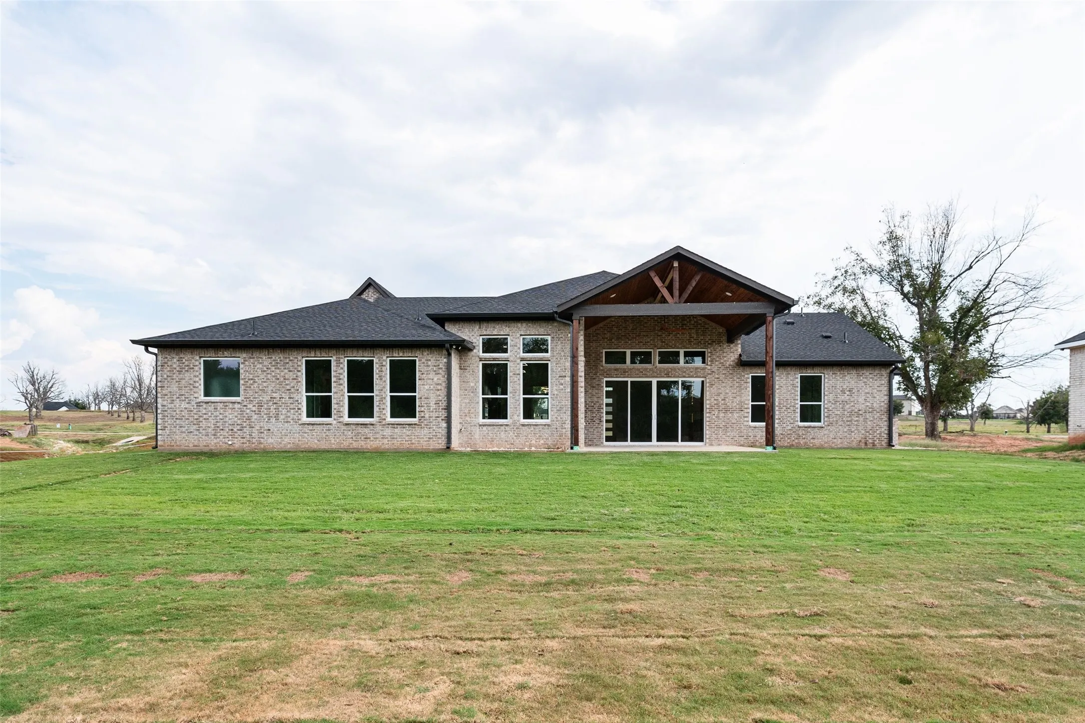Single Family Residence For Sale in Hood County , 2300 Candlestick Drive, Granbury, Texas 76049, 4 Bedroom, 4 Bathroom, 3 Garage spaces, 3,200 Sqft, built in 2026, New Construction - Complete, mls#21127129, Real Estate Agent in Granbury, Homes For Sale in Hood county, Homes For Sale in Granbury, Realtor in Granbury Texas, Real Estate Brokerage Independent Realty Texas, Luminita Cordes Realtor