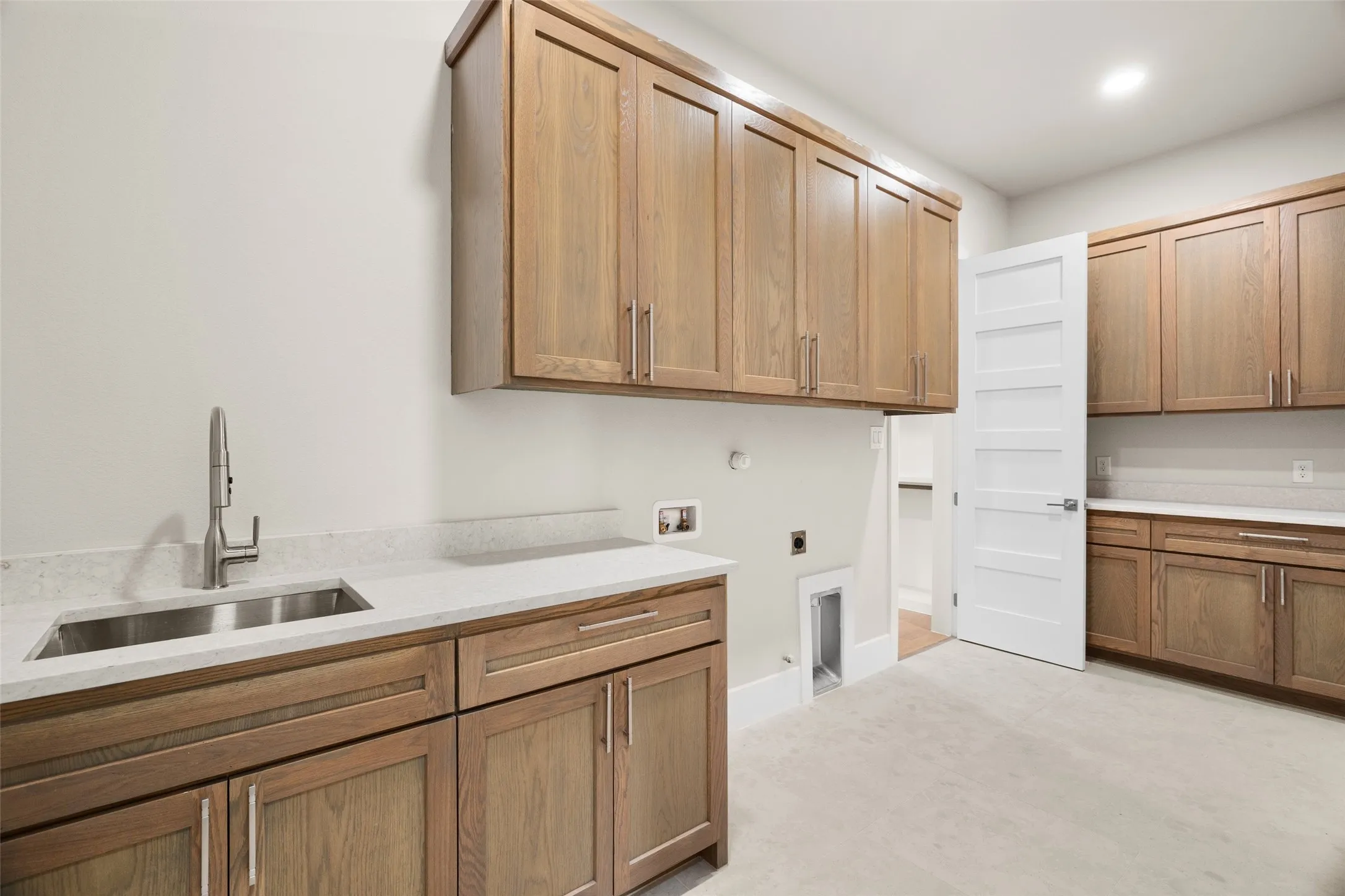 Single Family Residence For Sale in Hood County , 2300 Candlestick Drive, Granbury, Texas 76049, 4 Bedroom, 4 Bathroom, 3 Garage spaces, 3,200 Sqft, built in 2026, New Construction - Complete, mls#21127129, Real Estate Agent in Granbury, Homes For Sale in Hood county, Homes For Sale in Granbury, Realtor in Granbury Texas, Real Estate Brokerage Independent Realty Texas, Luminita Cordes Realtor