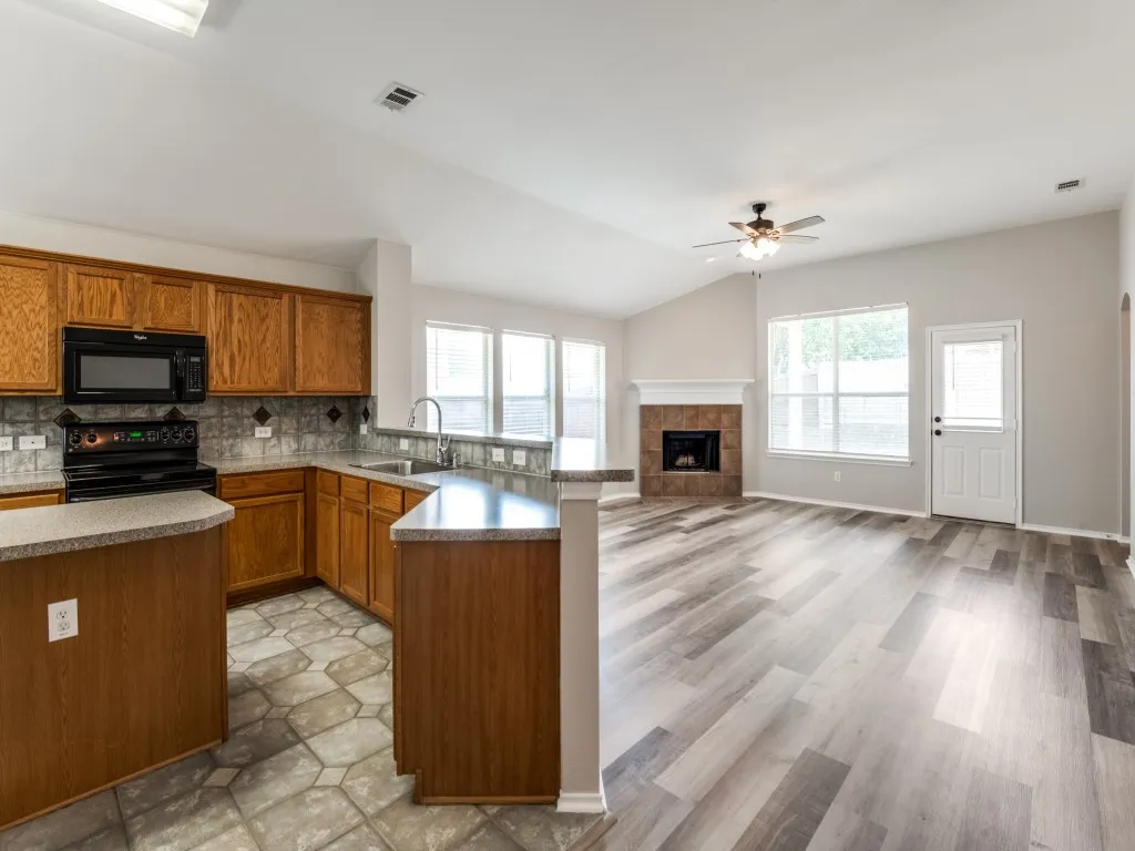 Enjoy eating at the counter!