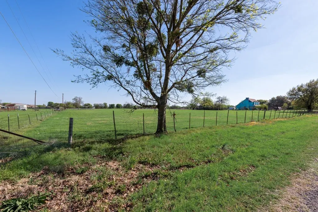 Improved Land For Sale in Ellis County , 0 Southwick Drive, Palmer, Texas 75152, 0, 0, Garage spaces, 0 Sqft, built in 0, mls#21127411, Real Estate Agent in Palmer, Homes For Sale in Ellis county, Homes For Sale in Palmer, Realtor in Palmer Texas, Real Estate Brokerage Independent Realty Texas, Luminita Cordes Realtor