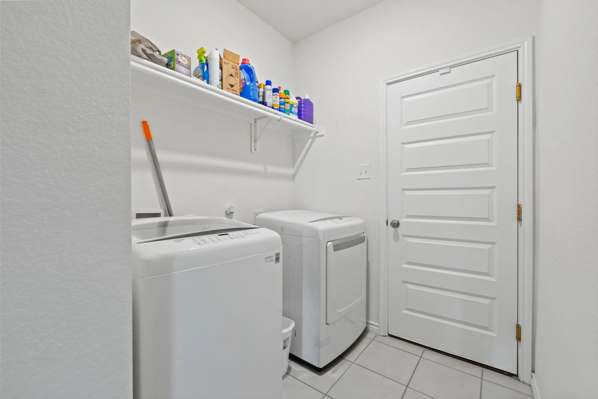 Single Family Residence For Rent in Denton County , 925 West Drive, Aubrey, Texas 76227, 5 Bedrooms, 3 Bathrooms, 2 Garage spaces, 2,981 Sqft, built in 2022, Preowned, Price $3,950, mls#21127415, Real Estate Agent in Aubrey, Homes For Rent in Denton county, Homes For Rent in Aubrey, Realtor in Aubrey Texas, Real Estate Brokerage Independent Realty Texas, Luminita Cordes Realtor
