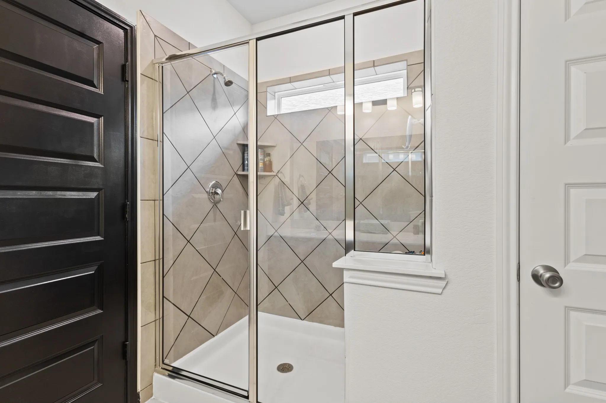 Single Family Residence For Rent in Denton County , 925 West Drive, Aubrey, Texas 76227, 5 Bedrooms, 3 Bathrooms, 2 Garage spaces, 2,981 Sqft, built in 2022, Preowned, Price $3,950, mls#21127415, Real Estate Agent in Aubrey, Homes For Rent in Denton county, Homes For Rent in Aubrey, Realtor in Aubrey Texas, Real Estate Brokerage Independent Realty Texas, Luminita Cordes Realtor