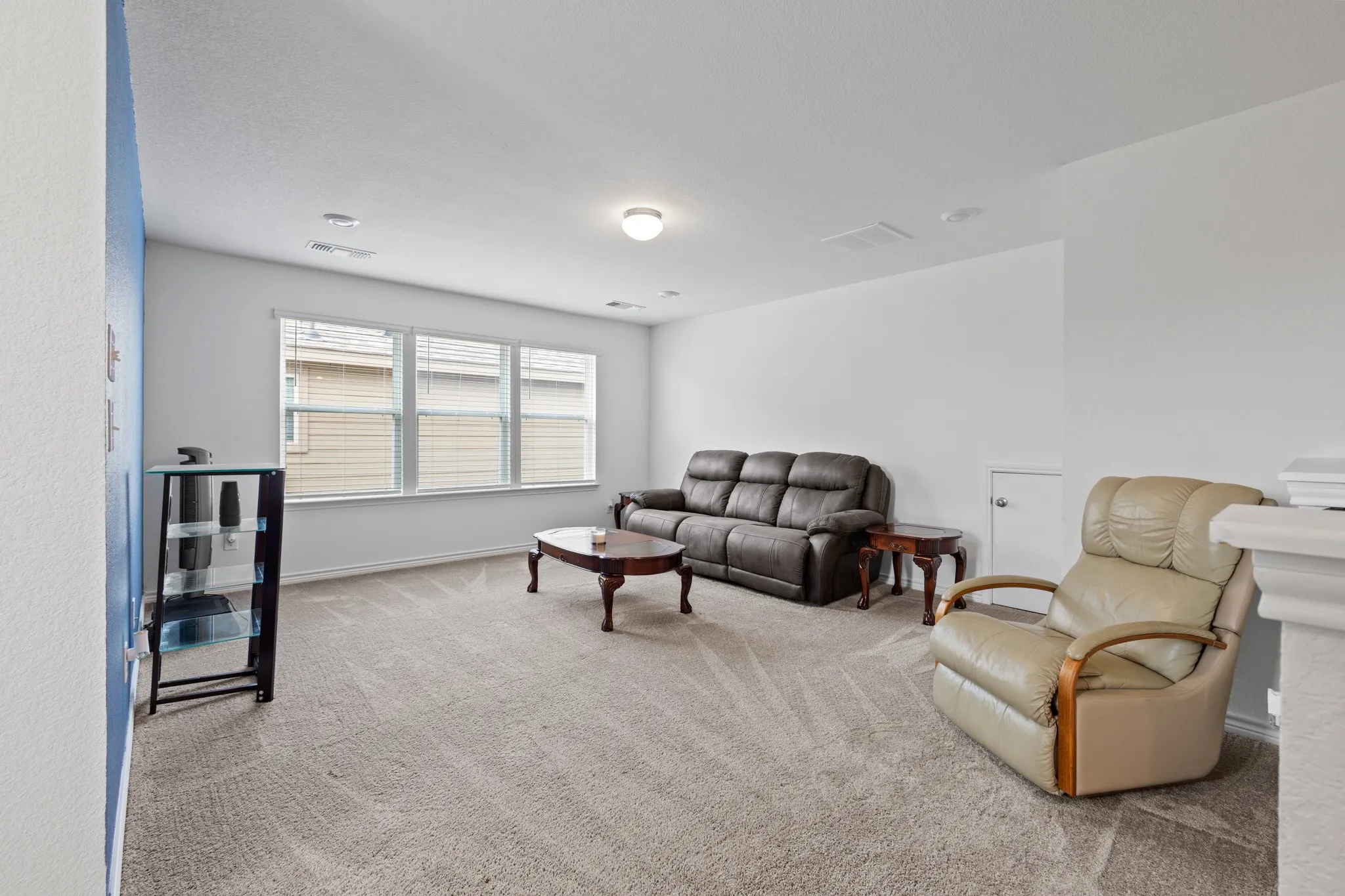 Single Family Residence For Rent in Denton County , 925 West Drive, Aubrey, Texas 76227, 5 Bedrooms, 3 Bathrooms, 2 Garage spaces, 2,981 Sqft, built in 2022, Preowned, Price $3,950, mls#21127415, Real Estate Agent in Aubrey, Homes For Rent in Denton county, Homes For Rent in Aubrey, Realtor in Aubrey Texas, Real Estate Brokerage Independent Realty Texas, Luminita Cordes Realtor