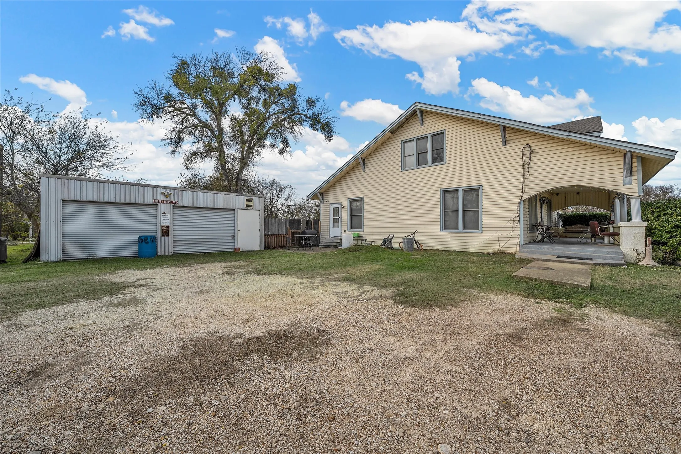 Single Family Residence For Sale in Bosque County , 306 S Cleveland, Meridian, Texas 76665, 4 Bedroom, 2 Bathroom, 2 Garage spaces, 2,328 Sqft, built in 1930, mls#21123563, Real Estate Agent in Meridian, Homes For Sale in Bosque county, Homes For Sale in Meridian, Realtor in Meridian Texas, Real Estate Brokerage Independent Realty Texas, Luminita Cordes Realtor