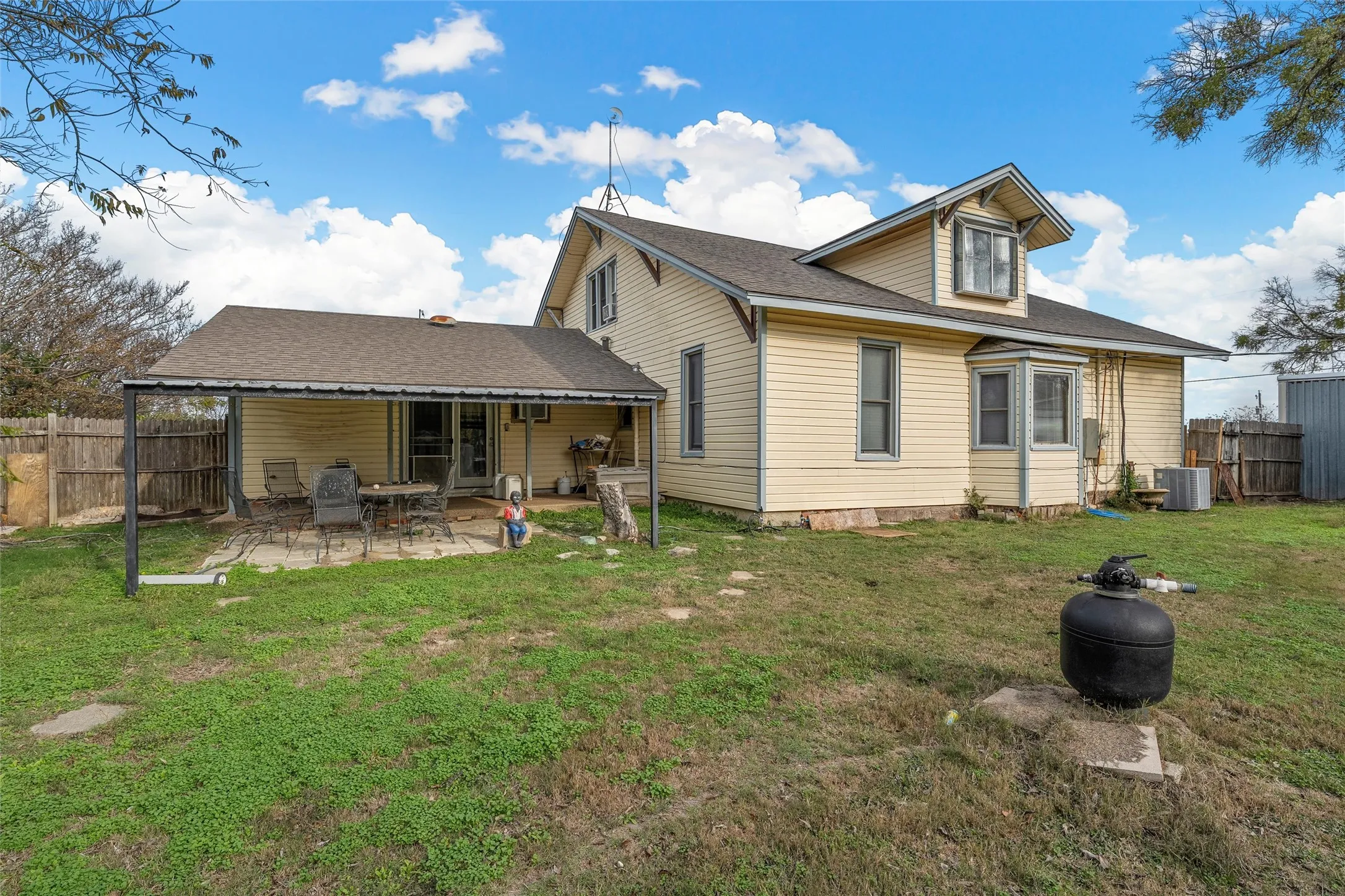 Single Family Residence For Sale in Bosque County , 306 S Cleveland, Meridian, Texas 76665, 4 Bedroom, 2 Bathroom, 2 Garage spaces, 2,328 Sqft, built in 1930, mls#21123563, Real Estate Agent in Meridian, Homes For Sale in Bosque county, Homes For Sale in Meridian, Realtor in Meridian Texas, Real Estate Brokerage Independent Realty Texas, Luminita Cordes Realtor
