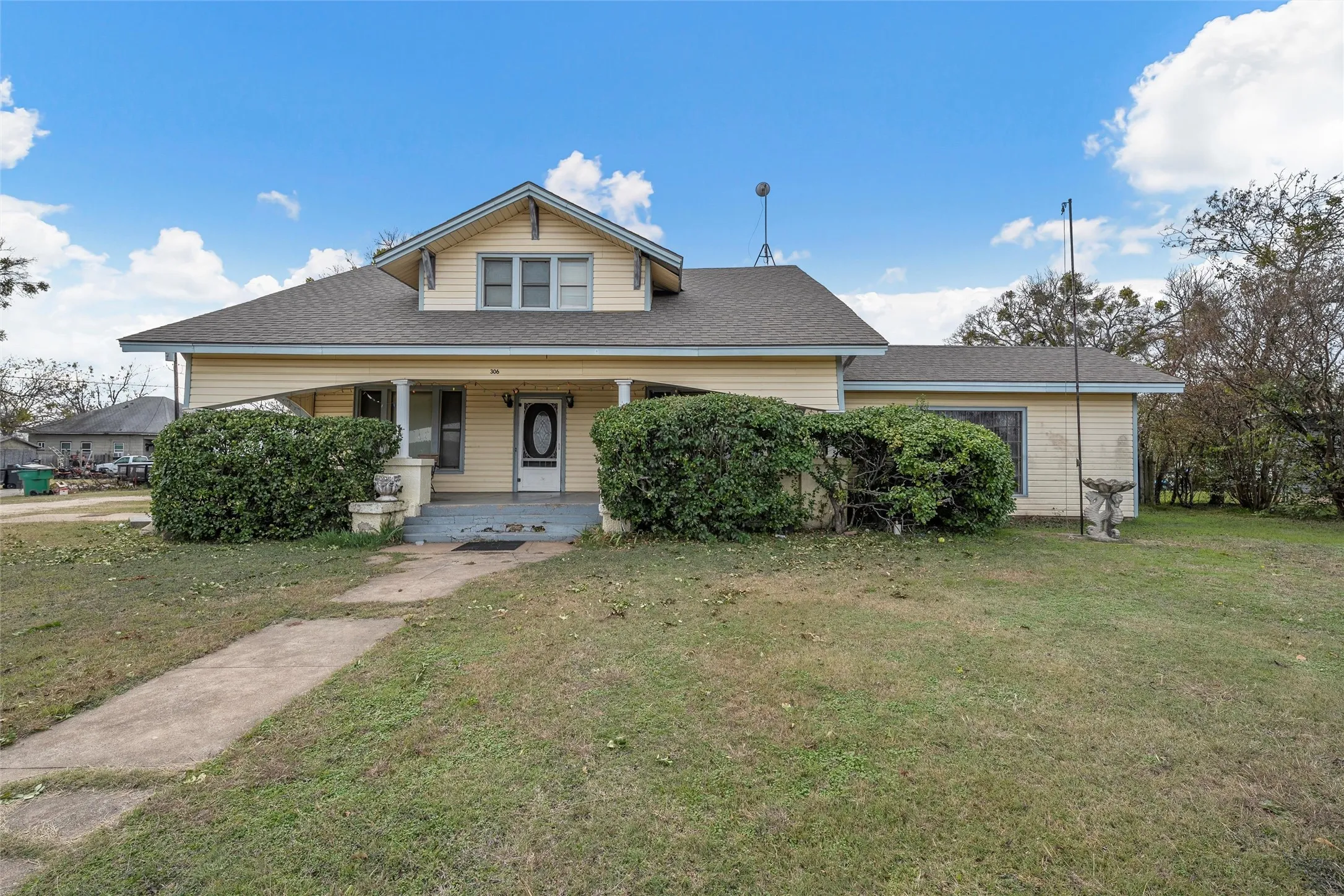 Single Family Residence For Sale in Bosque County , 306 S Cleveland, Meridian, Texas 76665, 4 Bedroom, 2 Bathroom, 2 Garage spaces, 2,328 Sqft, built in 1930, mls#21123563, Real Estate Agent in Meridian, Homes For Sale in Bosque county, Homes For Sale in Meridian, Realtor in Meridian Texas, Real Estate Brokerage Independent Realty Texas, Luminita Cordes Realtor