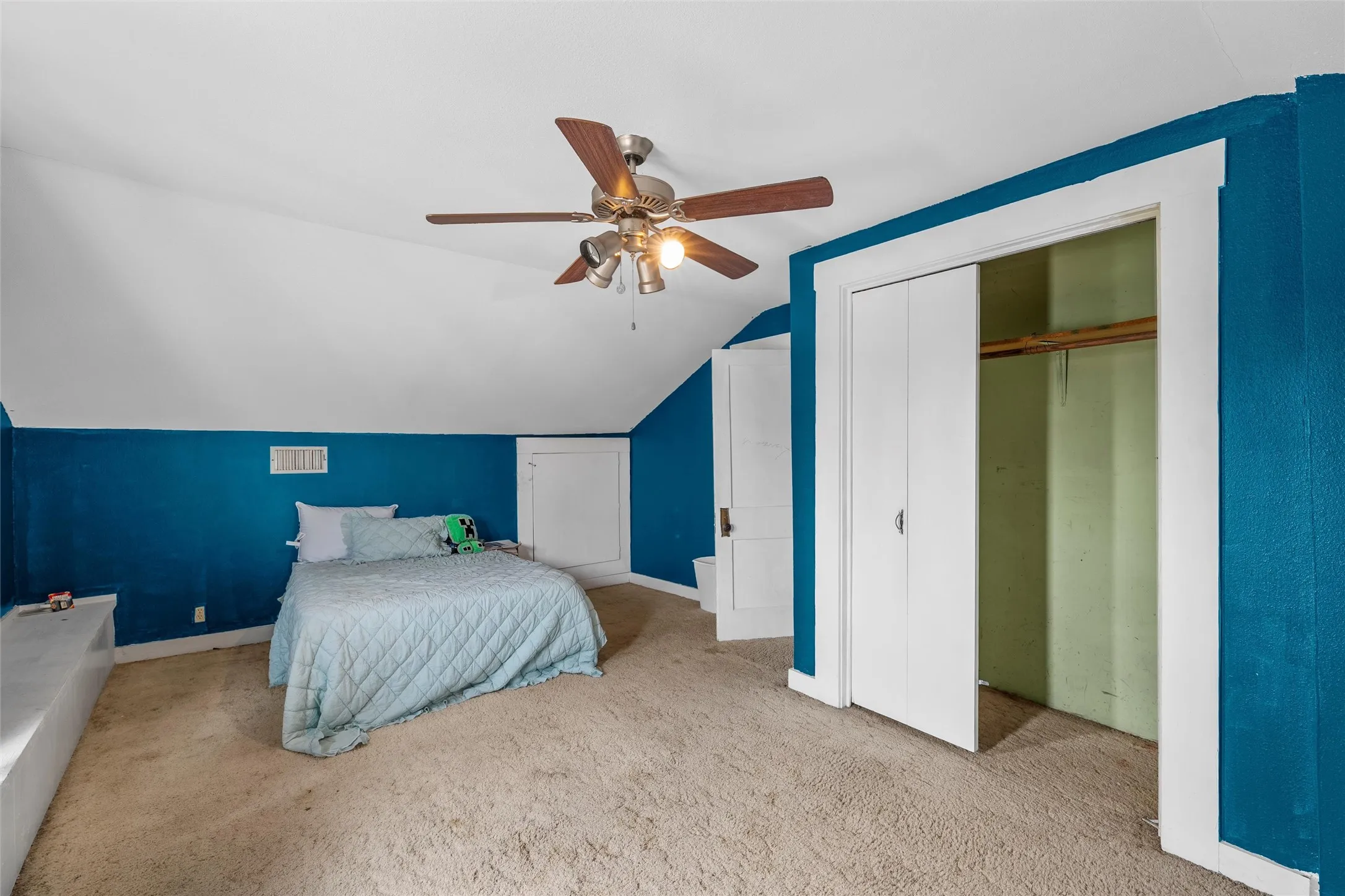 Single Family Residence For Sale in Bosque County , 306 S Cleveland, Meridian, Texas 76665, 4 Bedroom, 2 Bathroom, 2 Garage spaces, 2,328 Sqft, built in 1930, mls#21123563, Real Estate Agent in Meridian, Homes For Sale in Bosque county, Homes For Sale in Meridian, Realtor in Meridian Texas, Real Estate Brokerage Independent Realty Texas, Luminita Cordes Realtor