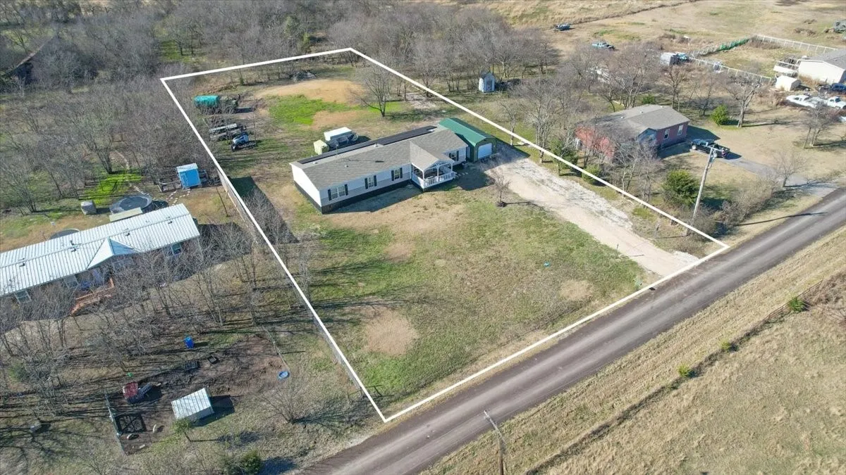 Manufactured Home For Sale in Hunt County , 5740 County Road 1091, Celeste, Texas 75423, 4 Bedrooms, 2 Bathrooms, Garage spaces, 2,432 Sqft, built in 2021, Preowned, Price $299,000, mls#21126764, Real Estate Agent in Celeste, Homes For Sale in Hunt county, Homes For Sale in Celeste, Realtor in Celeste Texas, Real Estate Brokerage Independent Realty Texas, Luminita Cordes Realtor